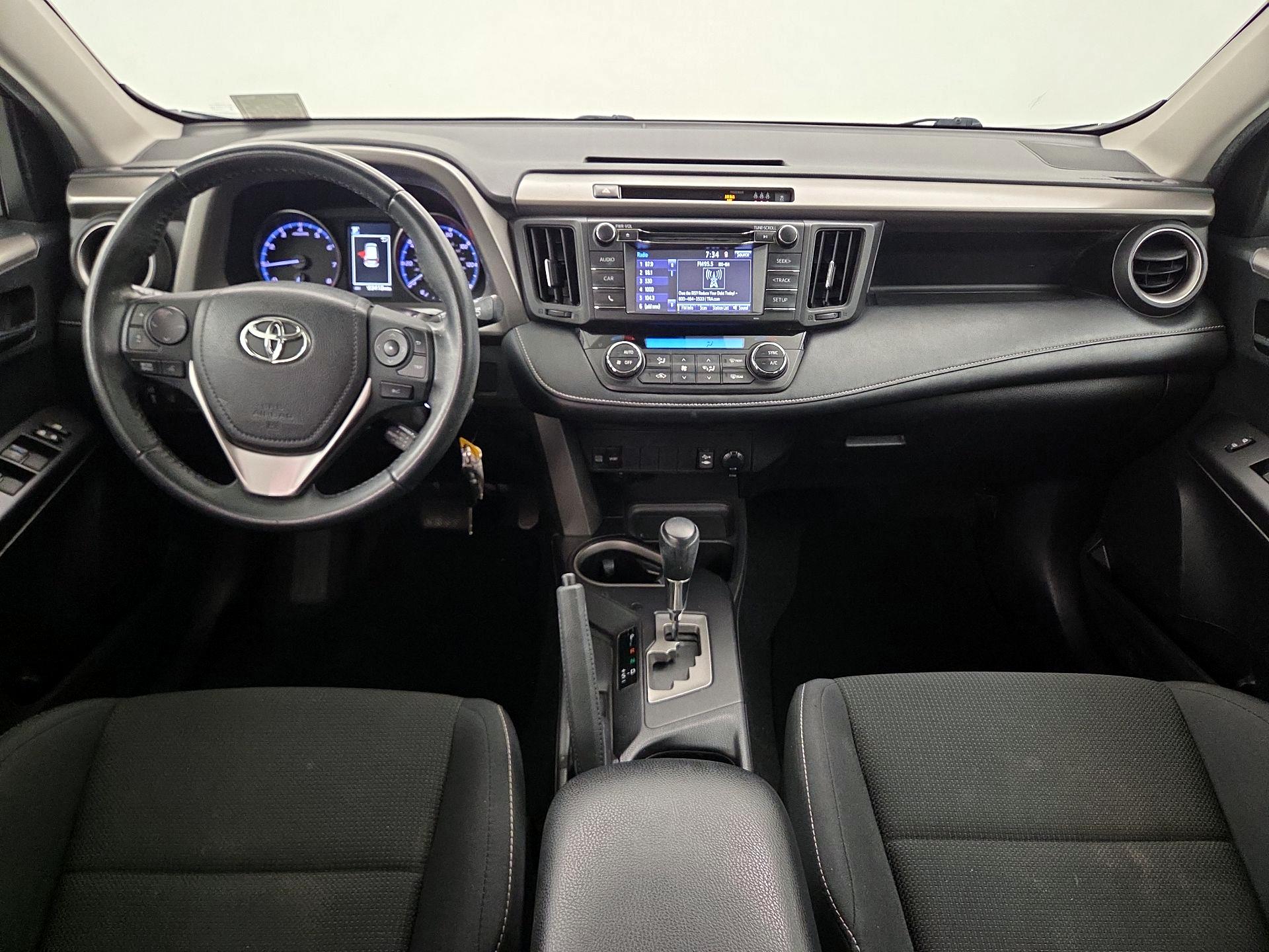 Thumbnail: 2018 Toyota RAV4 - 9