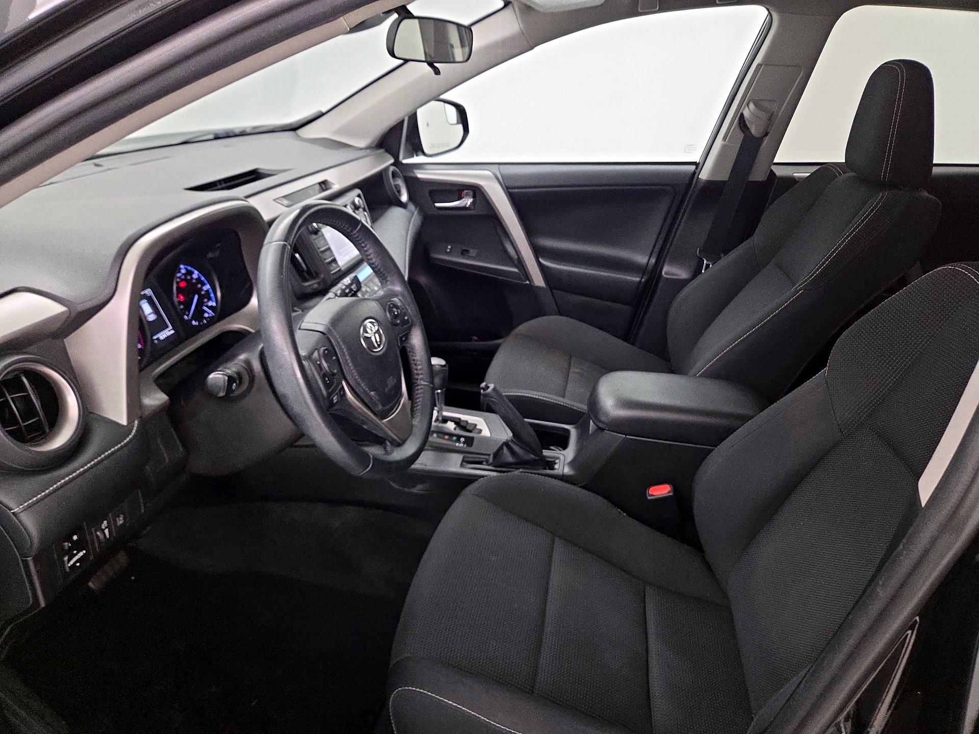 Thumbnail: 2018 Toyota RAV4 - 11