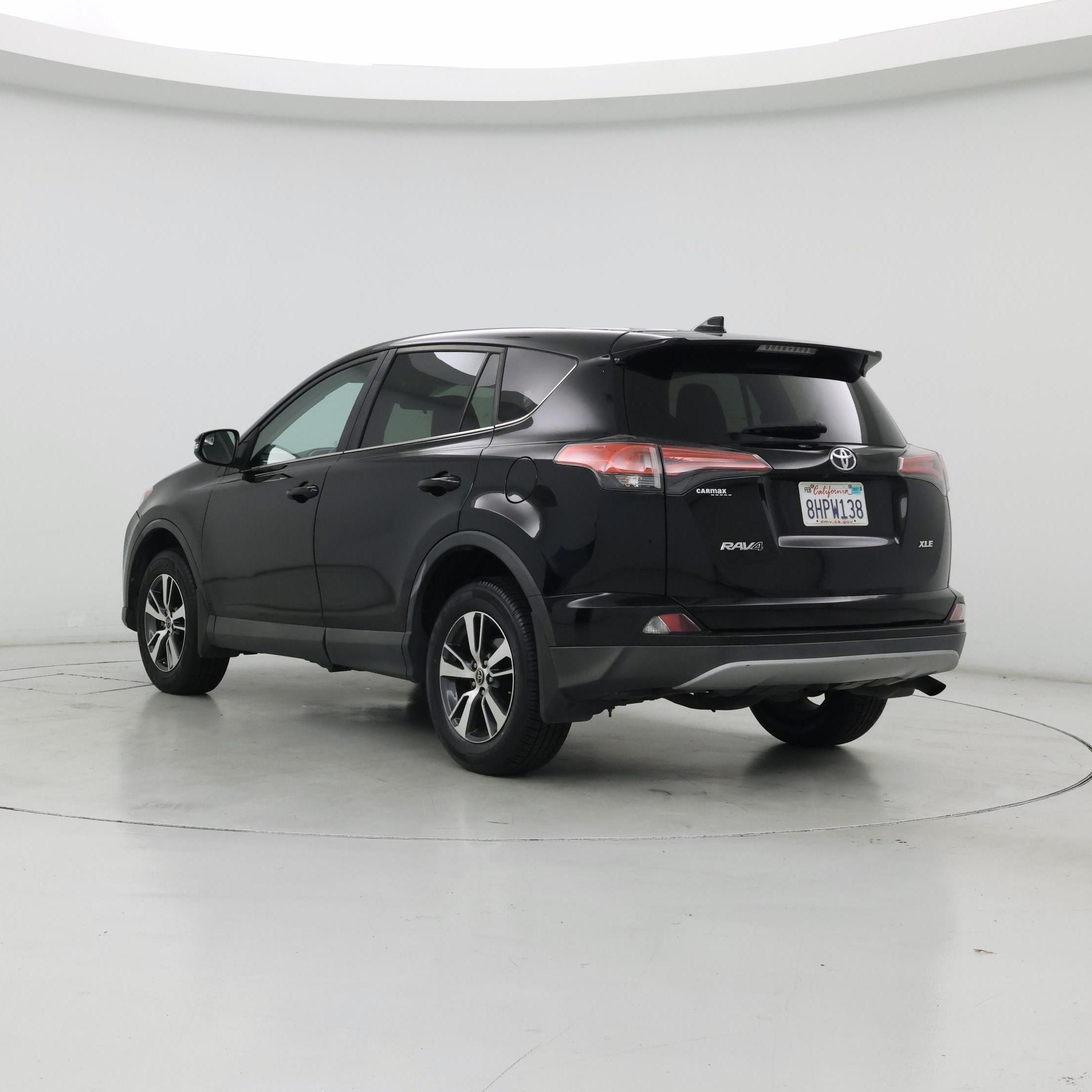 Thumbnail: 2018 Toyota RAV4 - 2