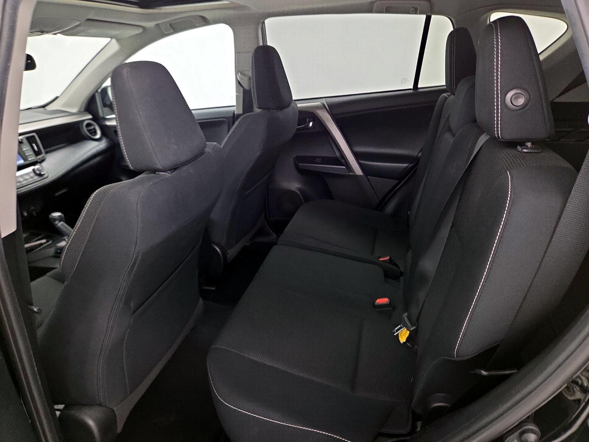 Thumbnail: 2018 Toyota RAV4 - 20