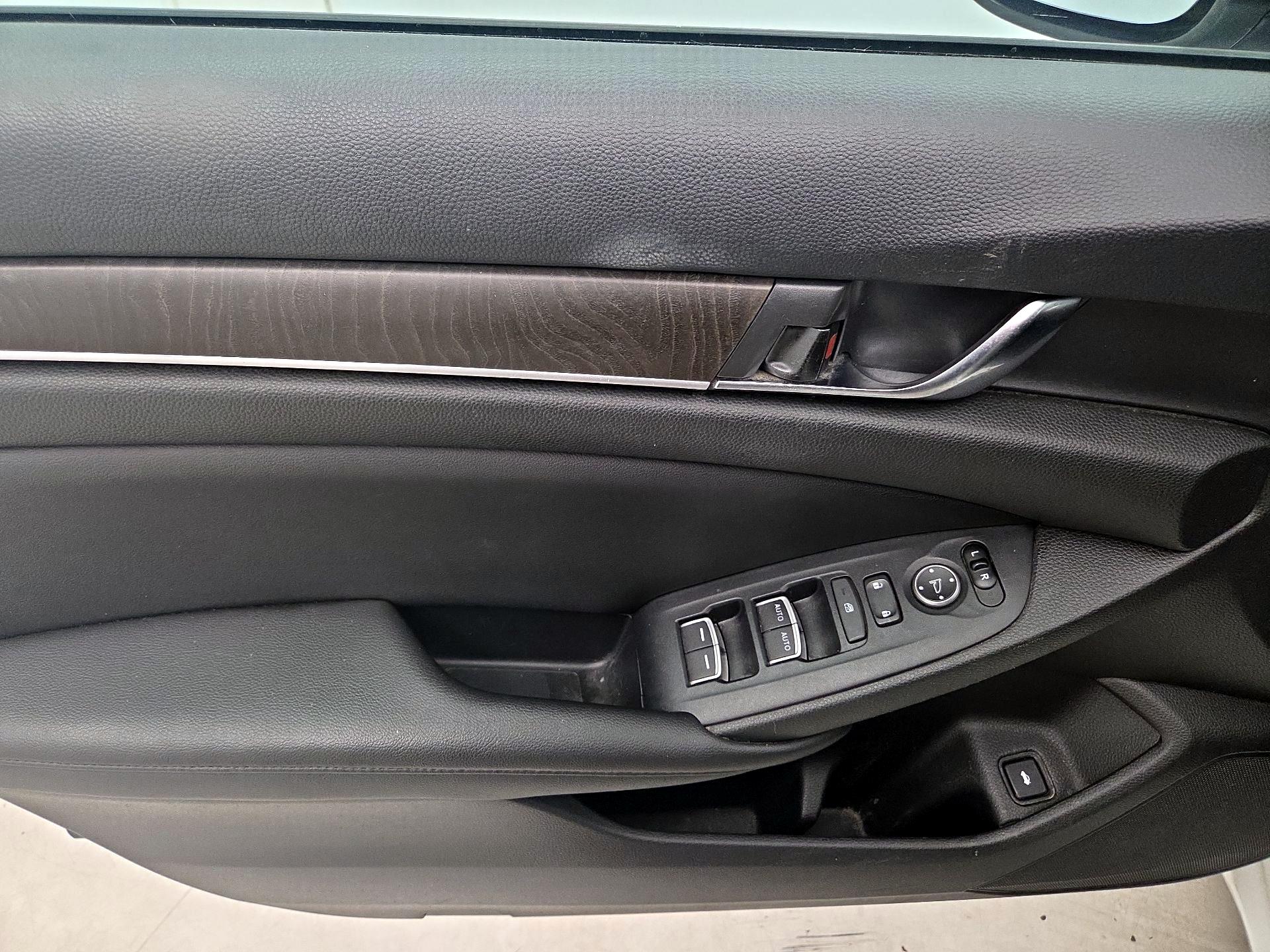 Thumbnail: 2019 Honda Accord - 12