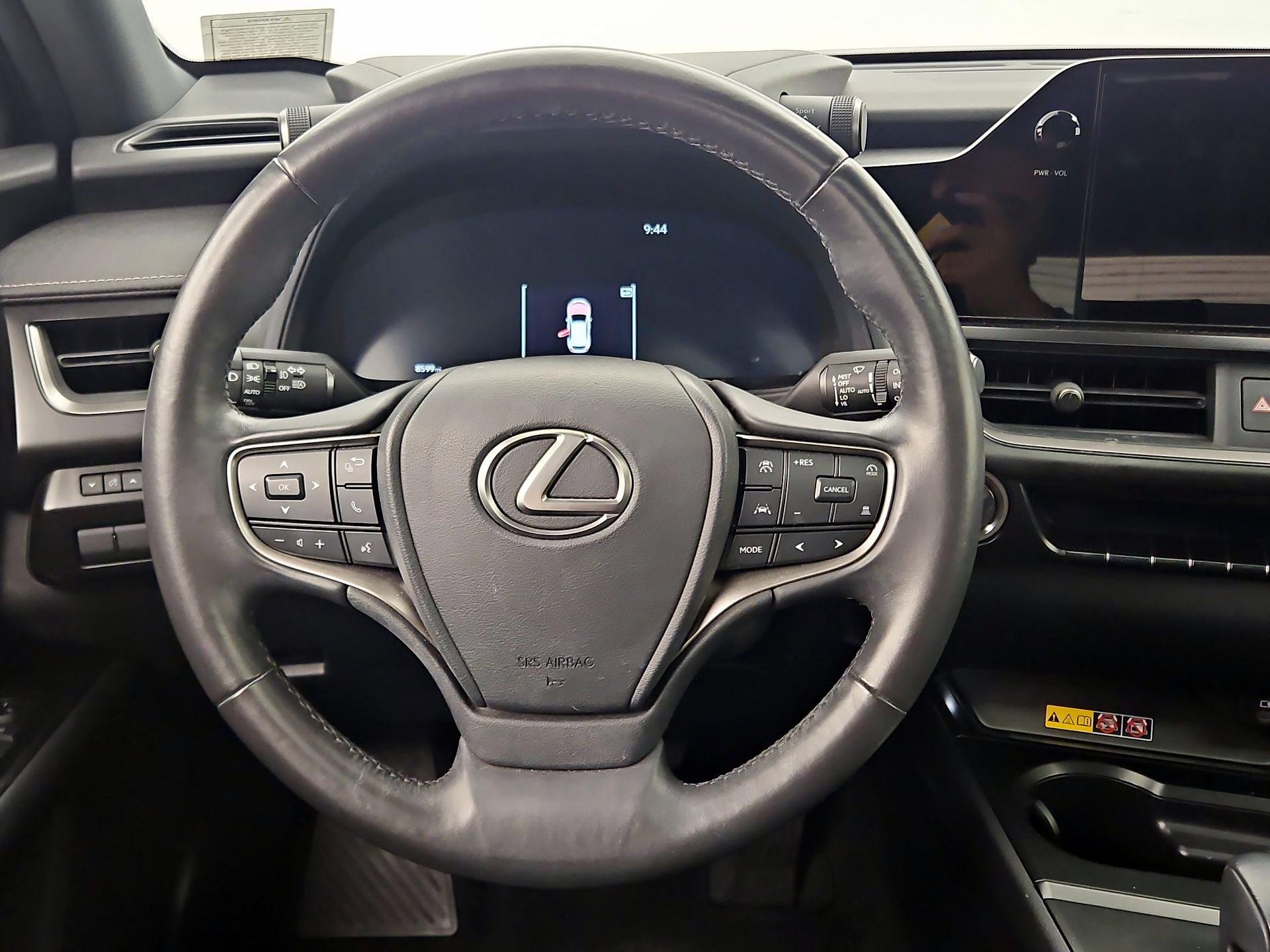Thumbnail: 2025 Lexus UX - 10