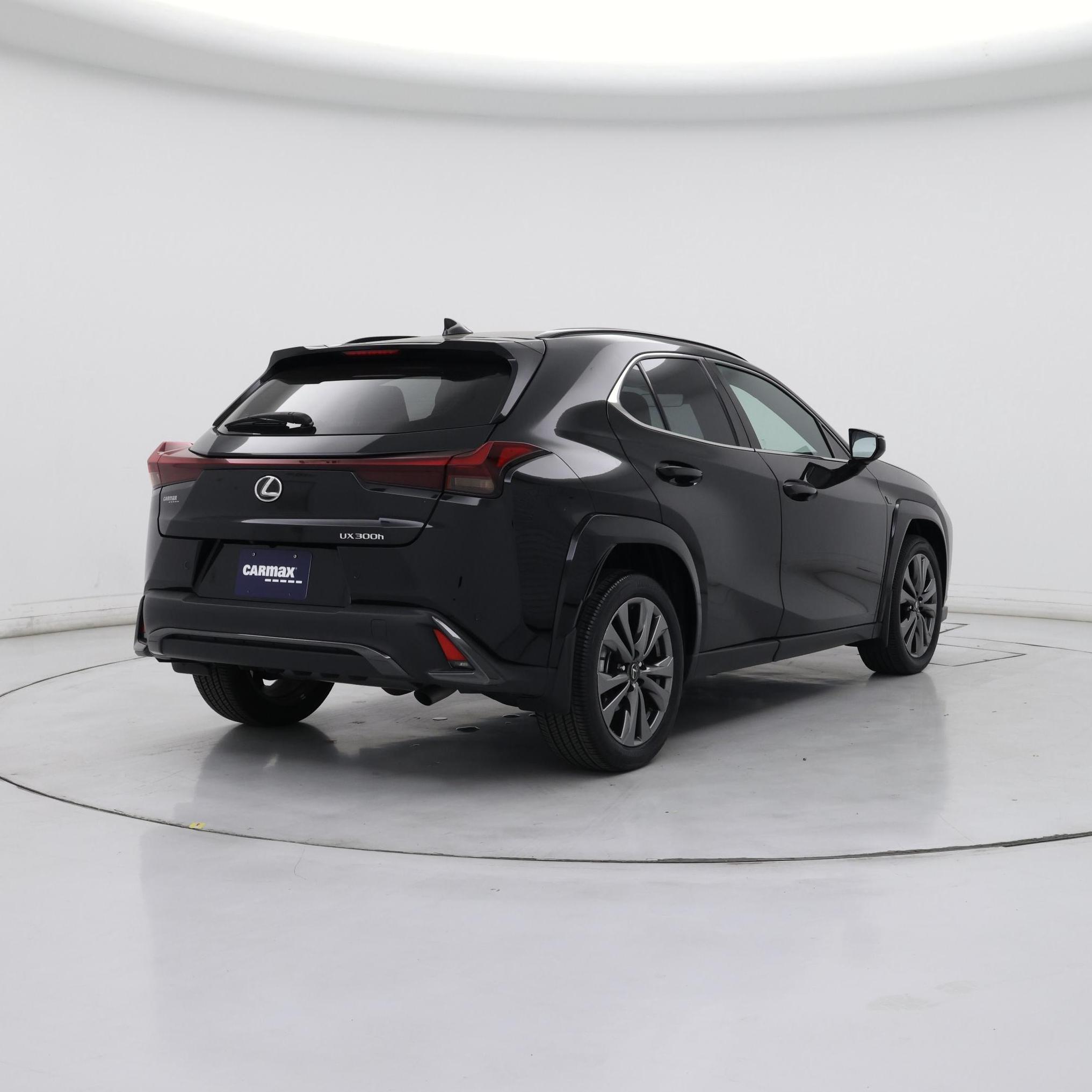 Thumbnail: 2025 Lexus UX - 8