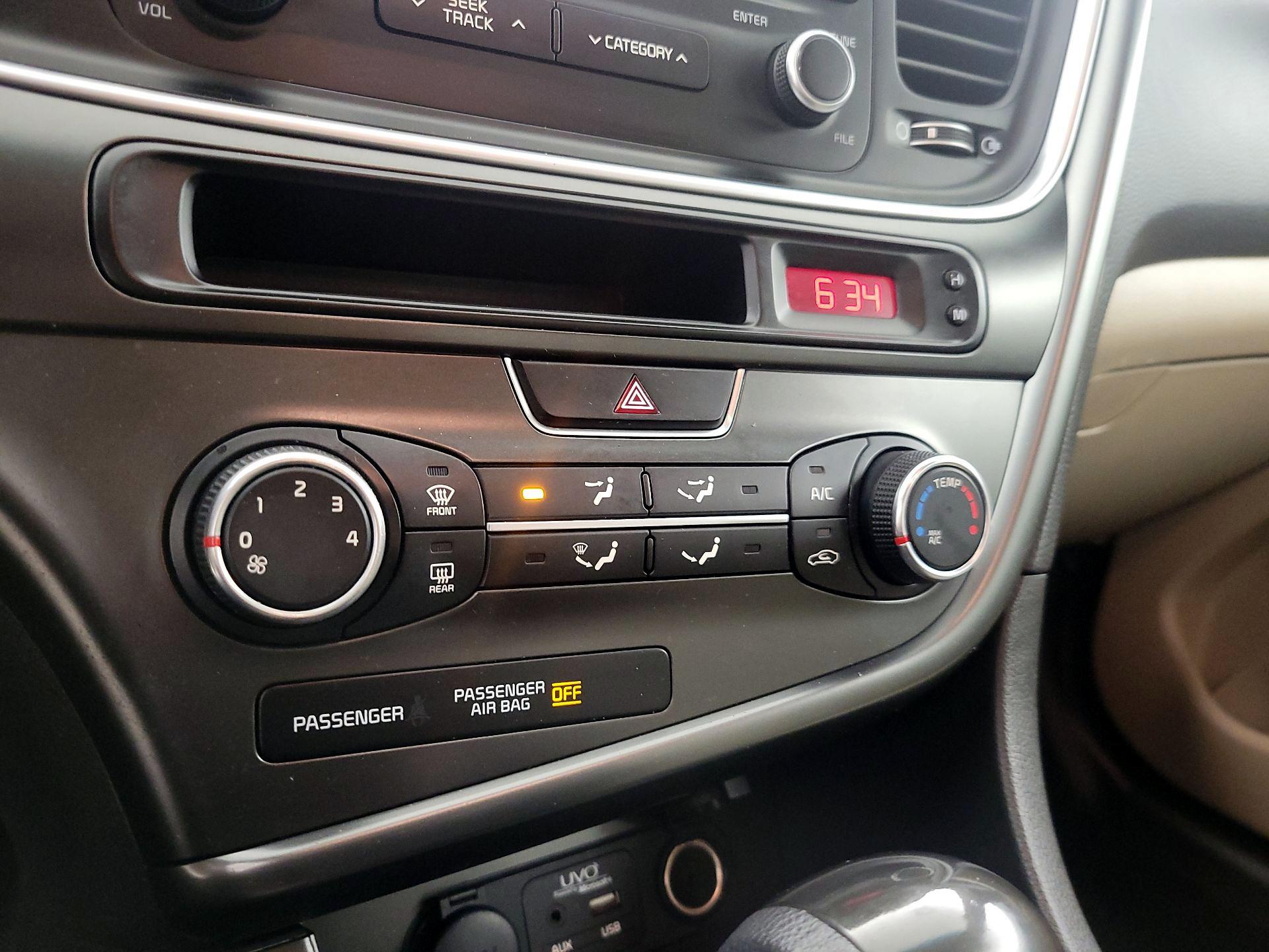 Thumbnail: 2015 Kia Optima - 16