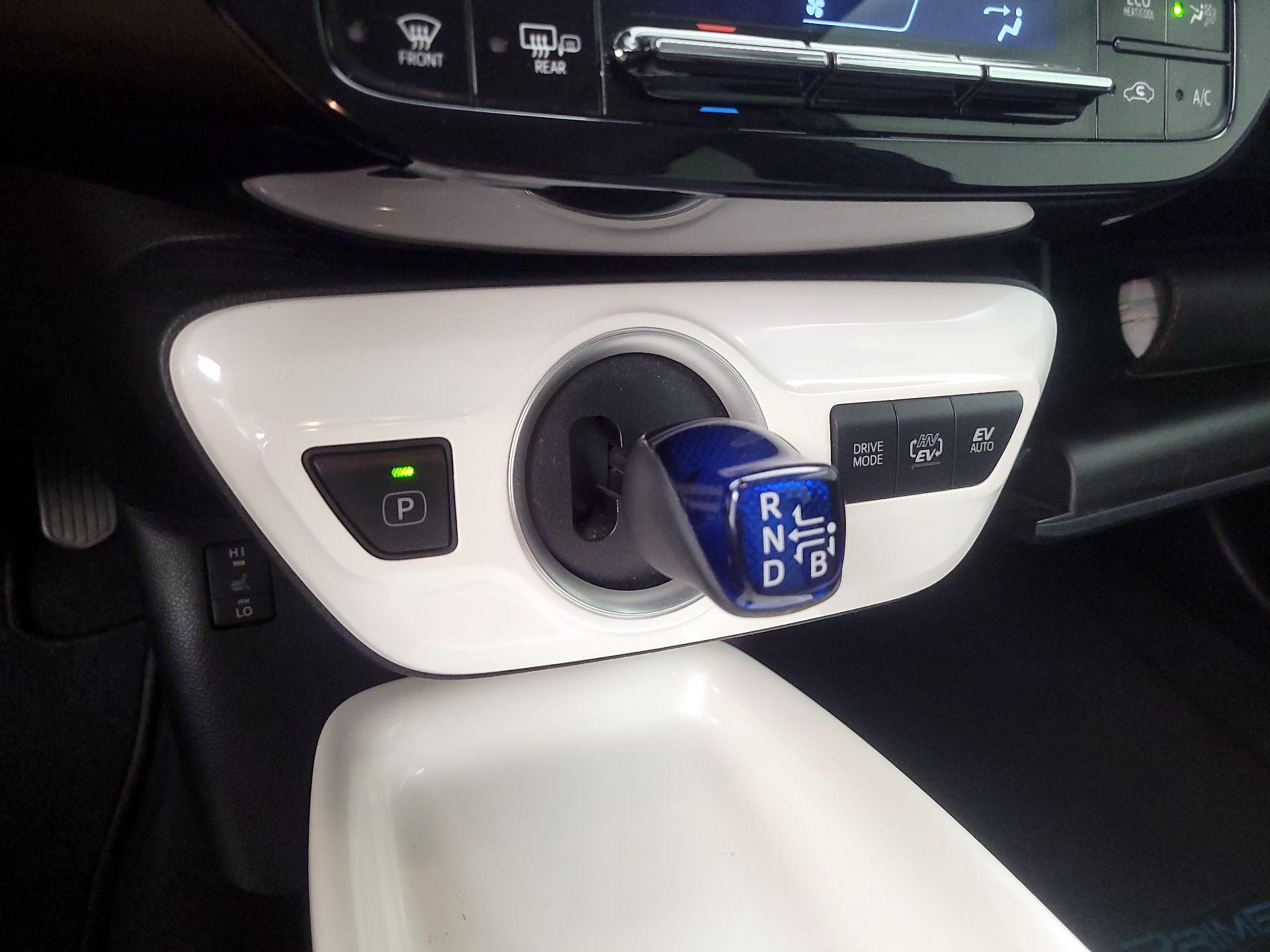 Thumbnail: 2018 Toyota Prius Prime - 18