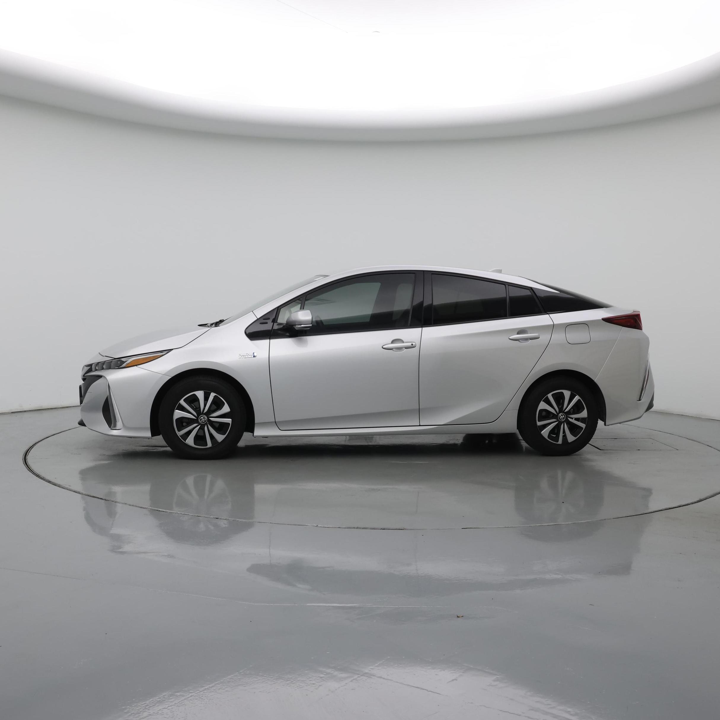 Thumbnail: 2018 Toyota Prius Prime - 3