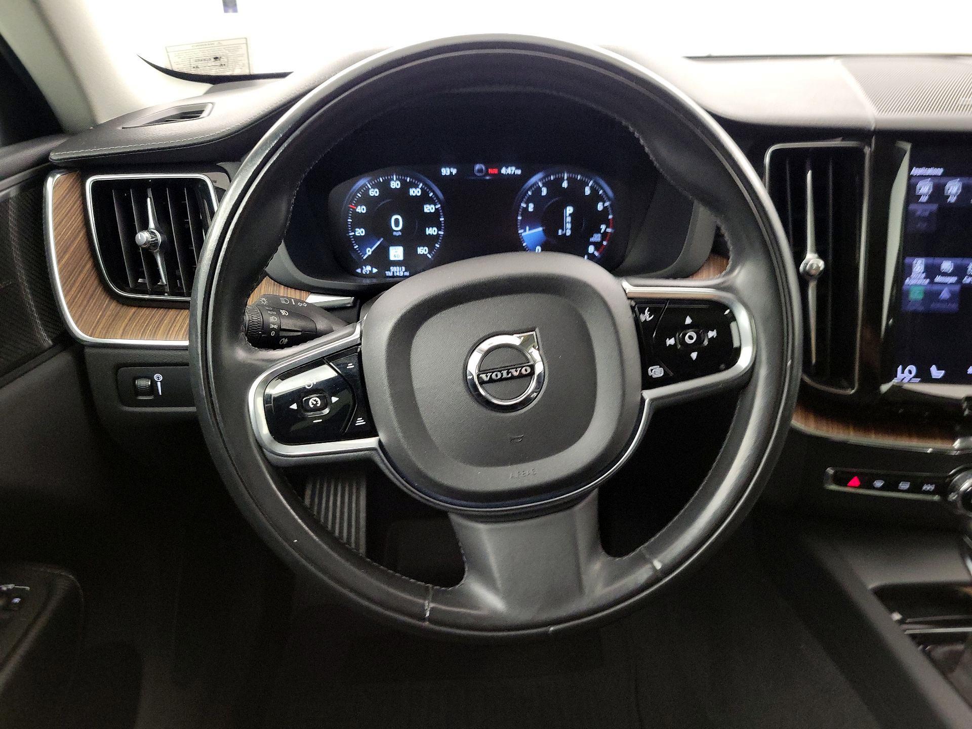 Thumbnail: 2019 Volvo XC60 - 10