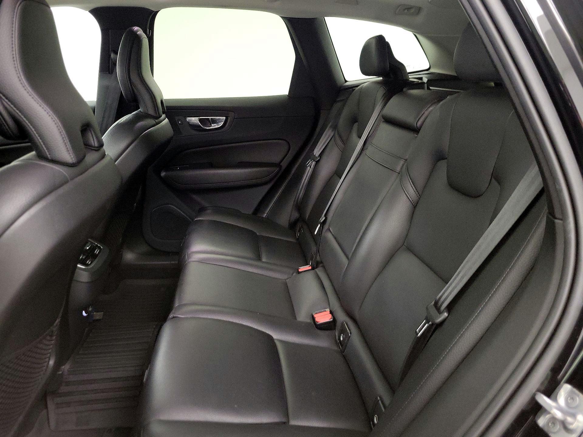 Thumbnail: 2019 Volvo XC60 - 19