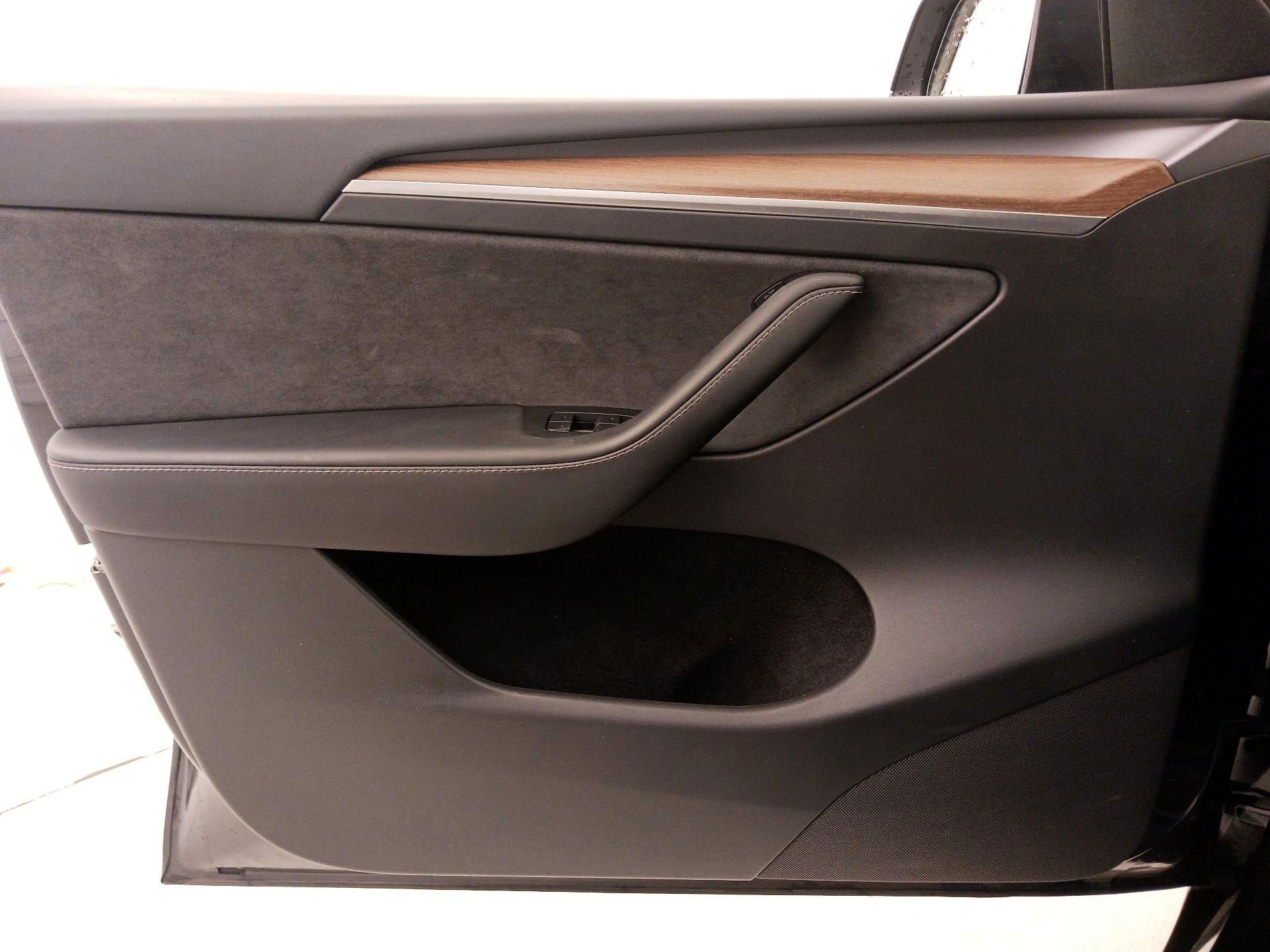 Thumbnail: 2024 Tesla Model Y - 12