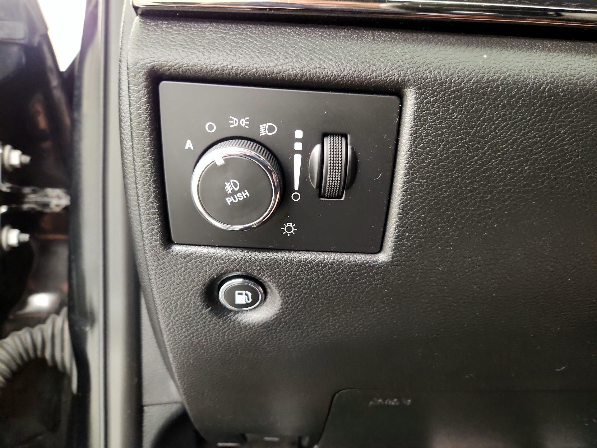 Thumbnail: 2020 Jeep Grand Cherokee - 13