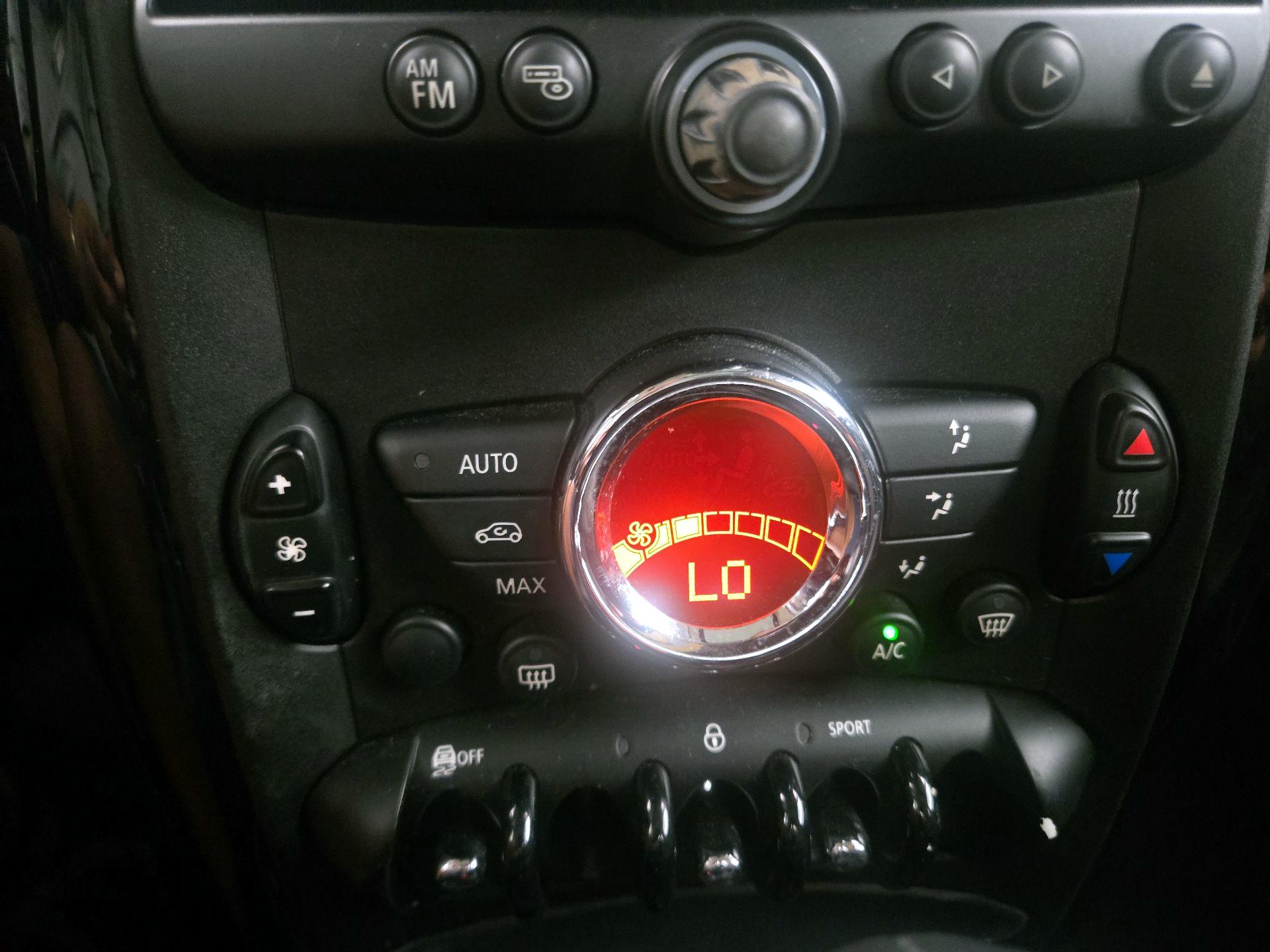 Thumbnail: 2016 MINI Cooper Countryman - 14