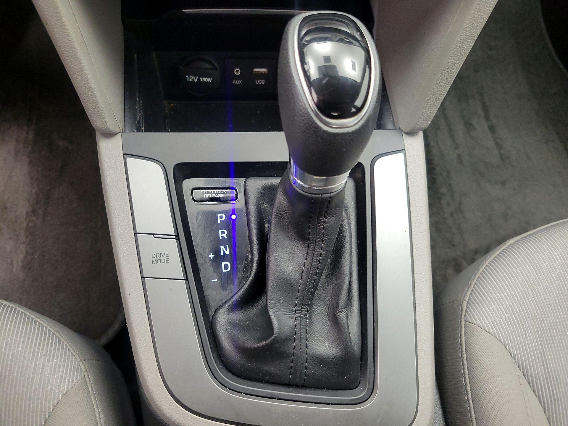 Thumbnail: 2017 Hyundai Elantra - 17
