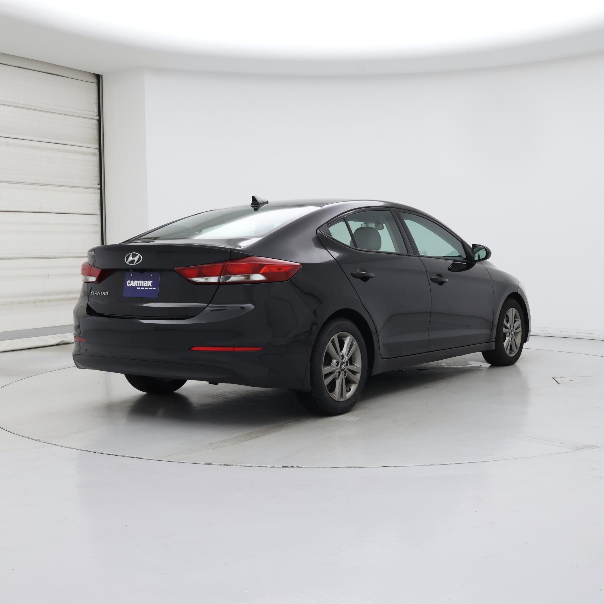 Thumbnail: 2017 Hyundai Elantra - 8