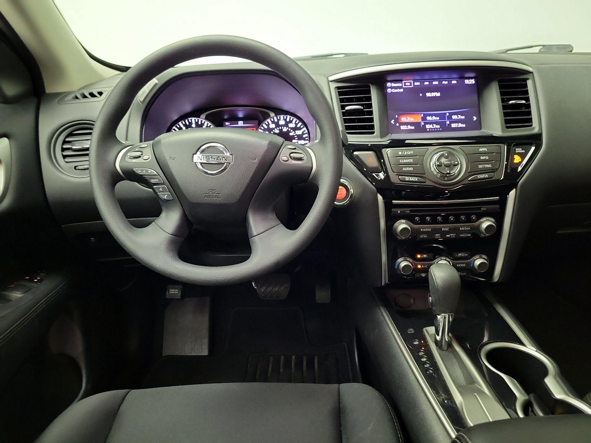 Thumbnail: 2018 Nissan Pathfinder - 10