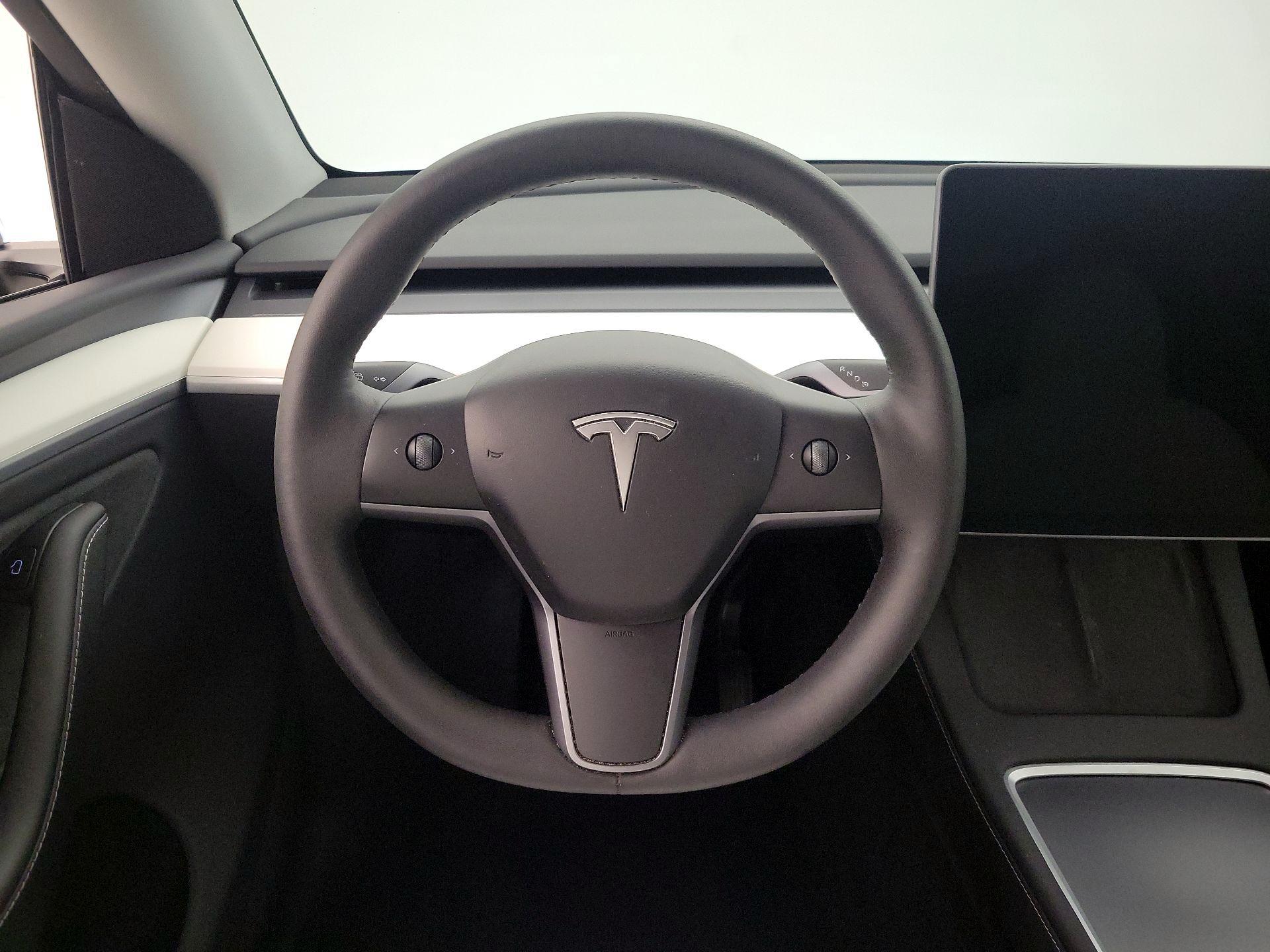 Thumbnail: 2023 Tesla Model Y - 10