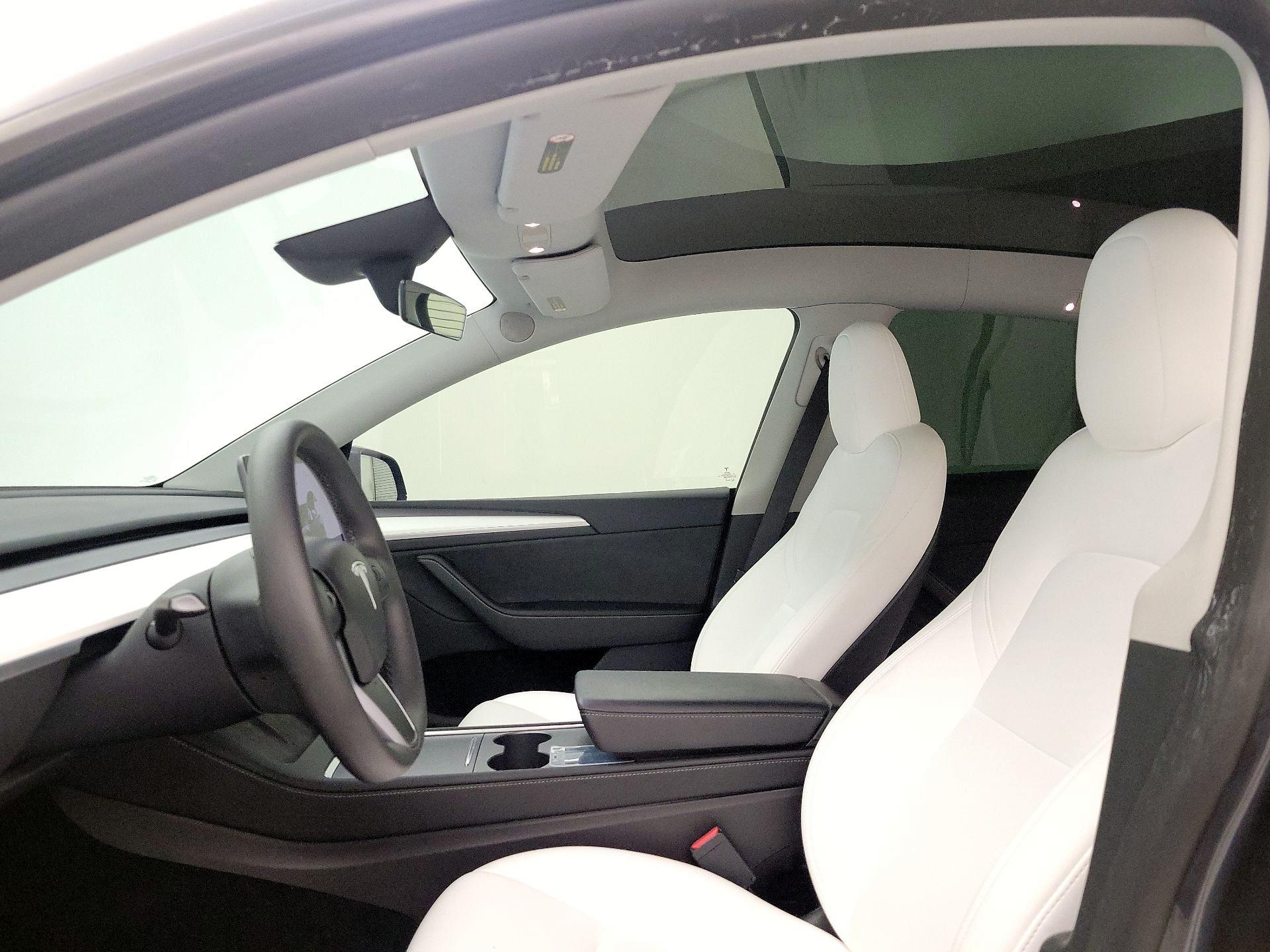 Thumbnail: 2023 Tesla Model Y - 17
