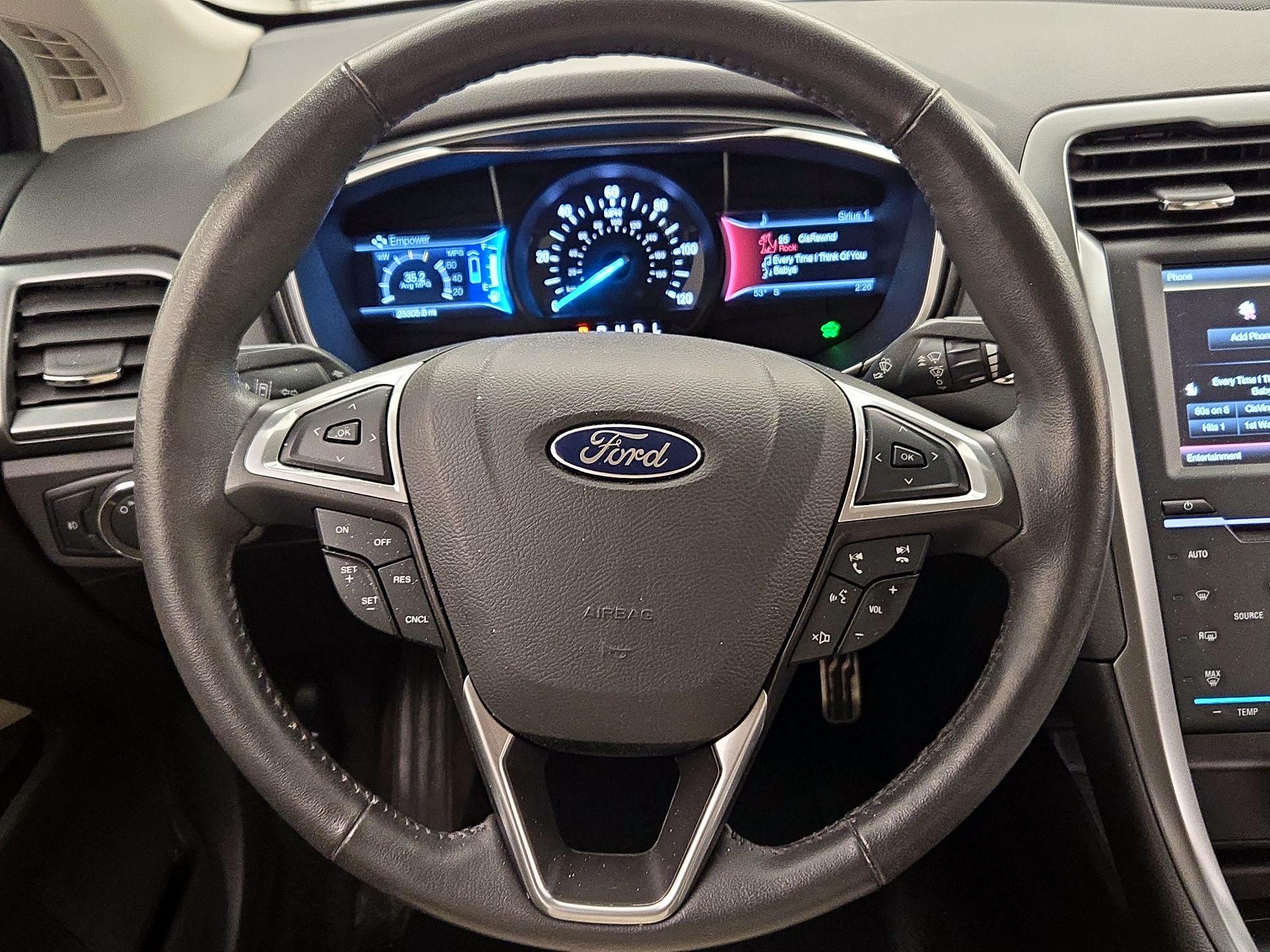 Thumbnail: 2014 Ford Fusion - 10