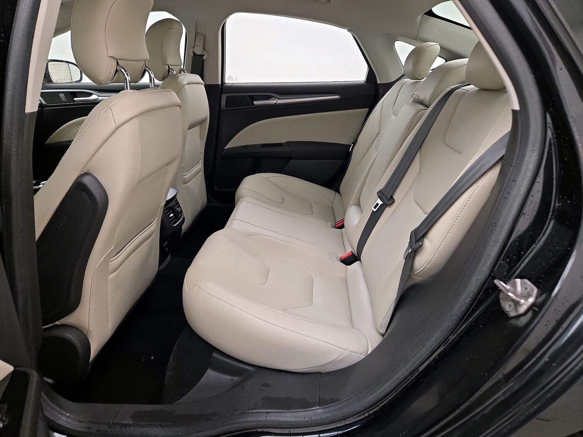 Thumbnail: 2014 Ford Fusion - 17