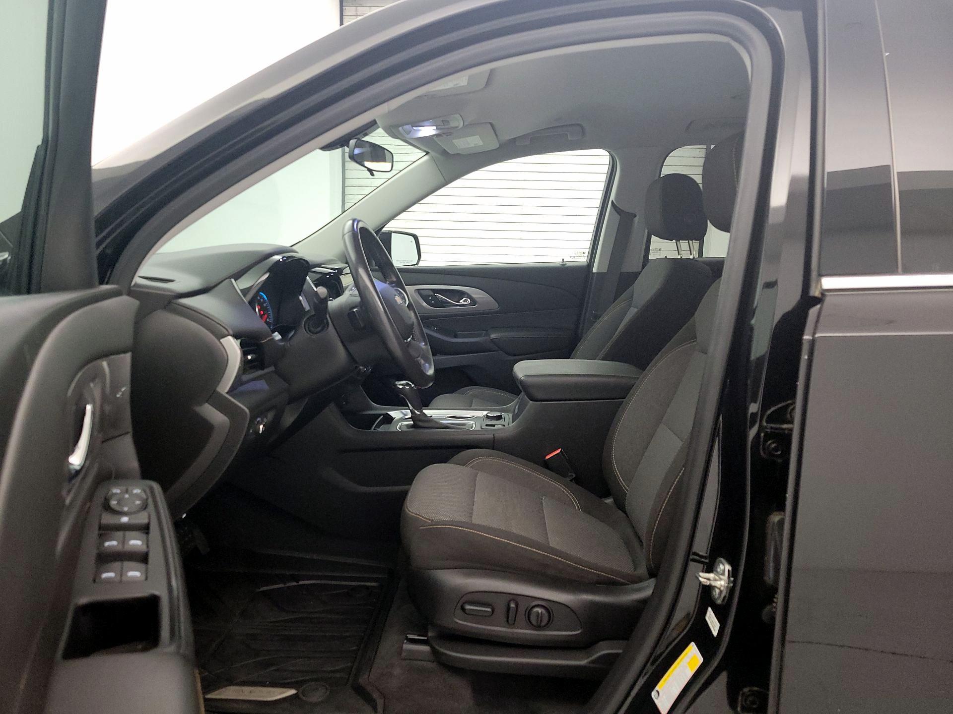 Thumbnail: 2019 Chevrolet Traverse - 11