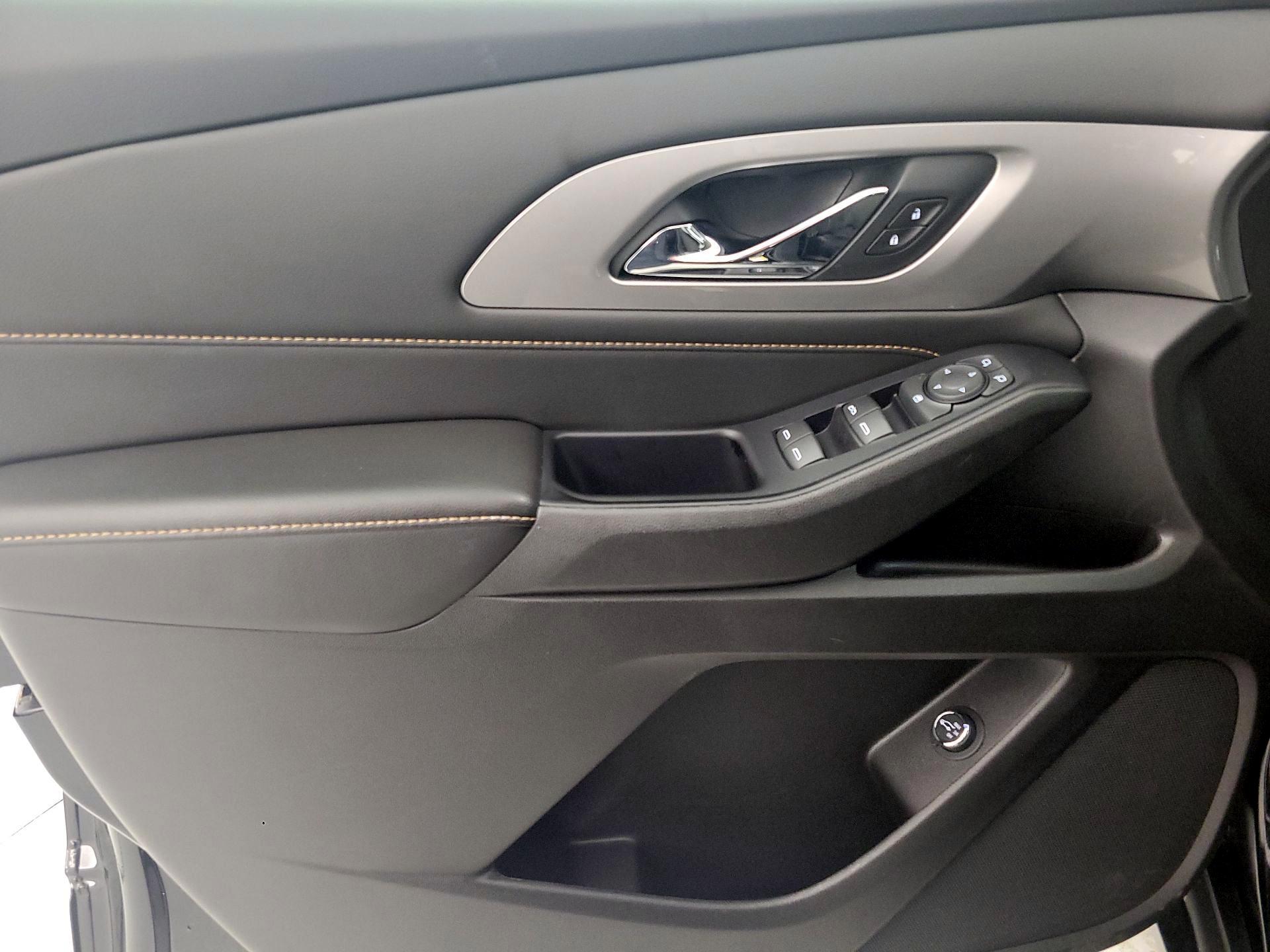 Thumbnail: 2019 Chevrolet Traverse - 12