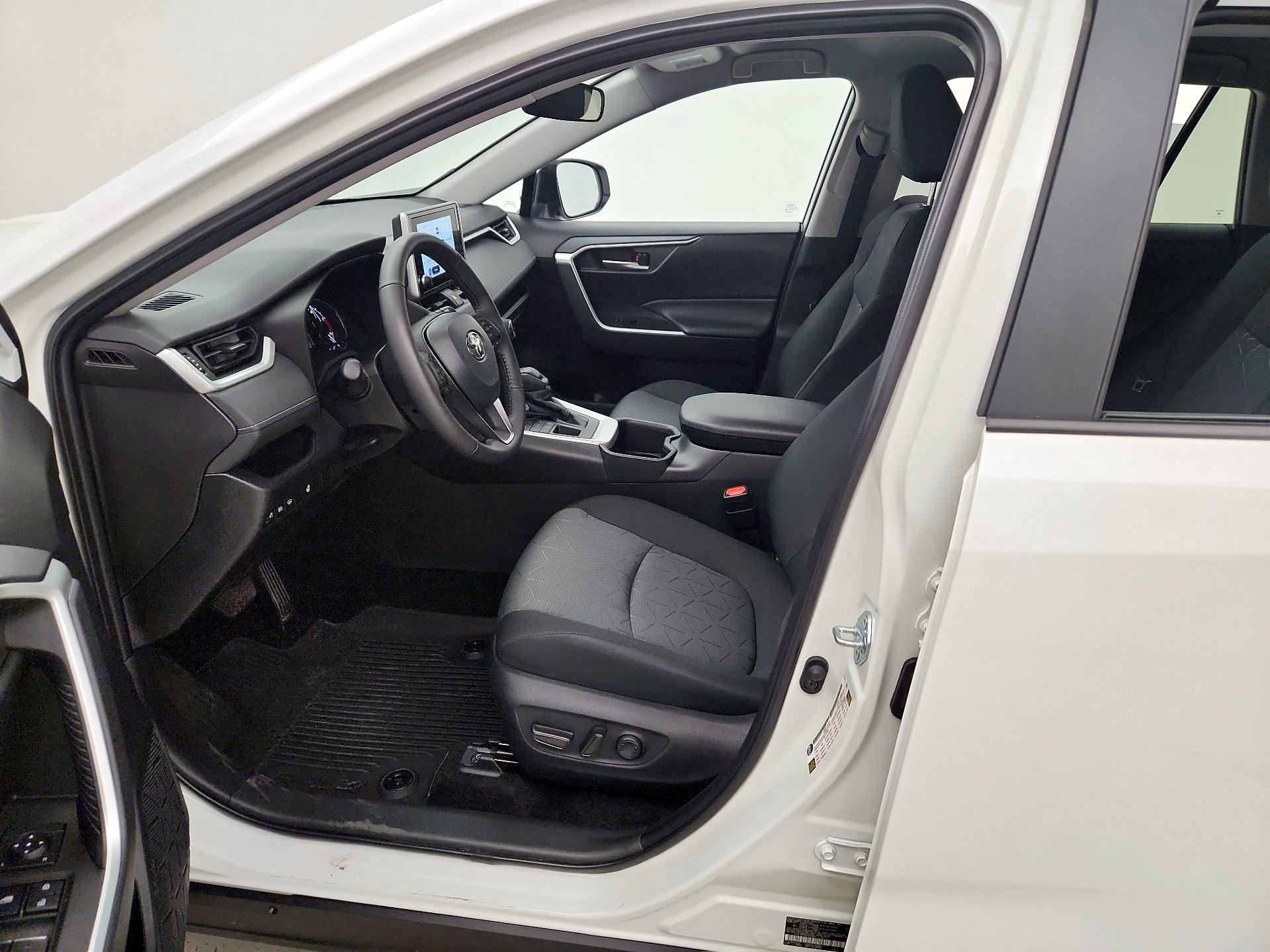 Thumbnail: 2025 Toyota RAV4 - 11