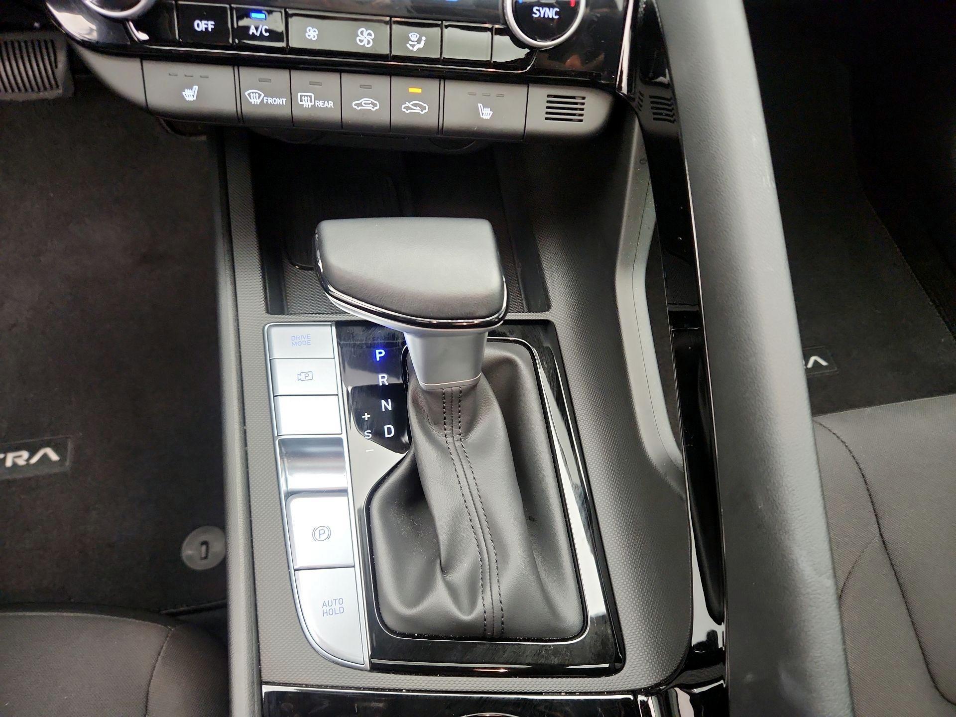 Thumbnail: 2025 Hyundai Elantra - 18