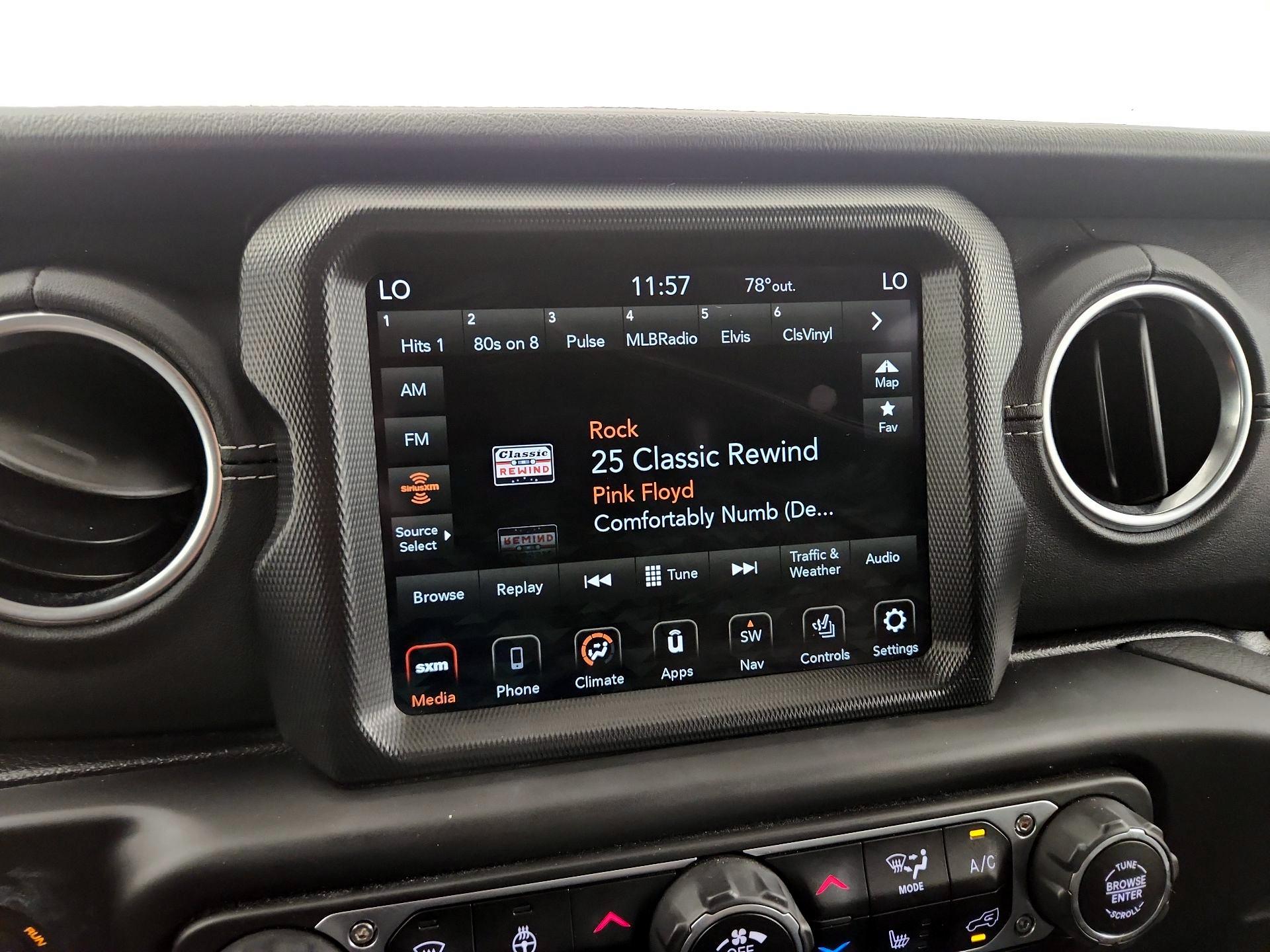 Thumbnail: 2021 Jeep Gladiator - 16