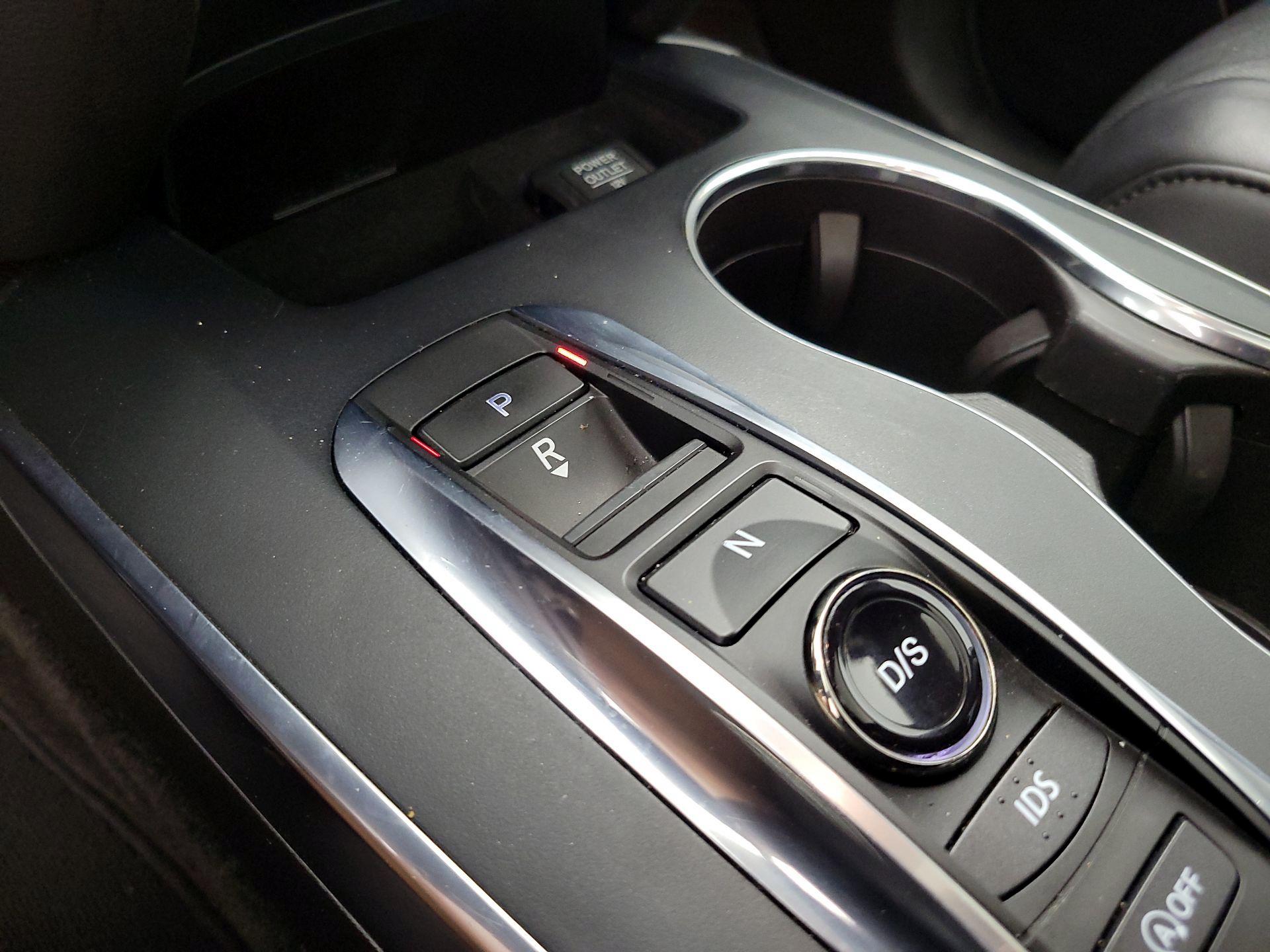 Thumbnail: 2016 Acura MDX - 16