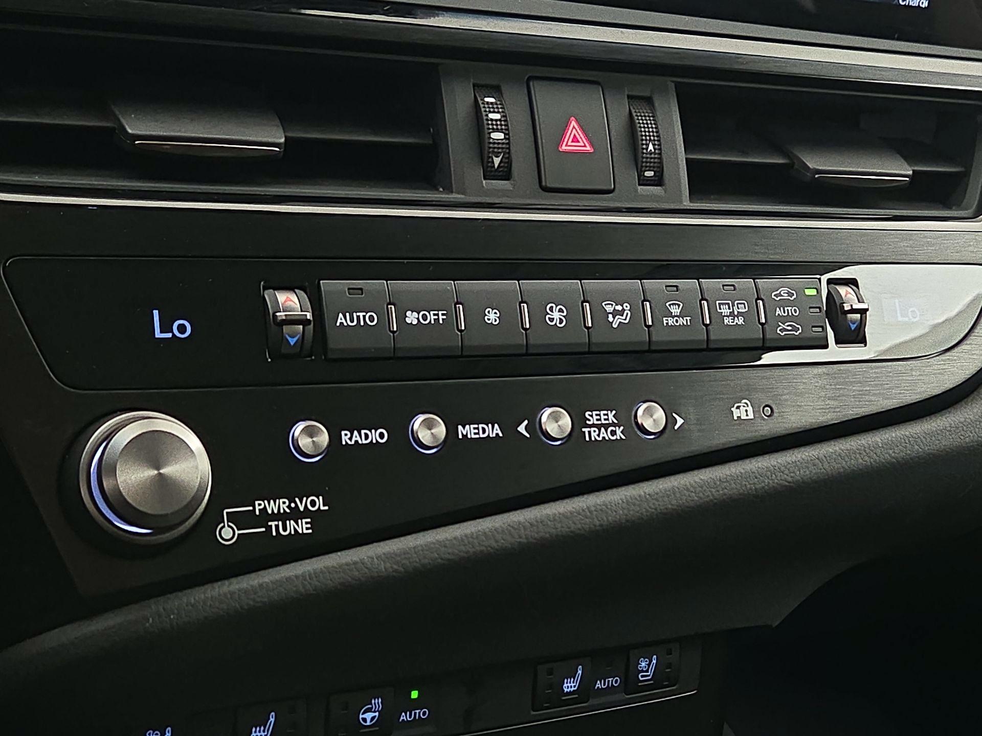 Thumbnail: 2025 Lexus ES - 17