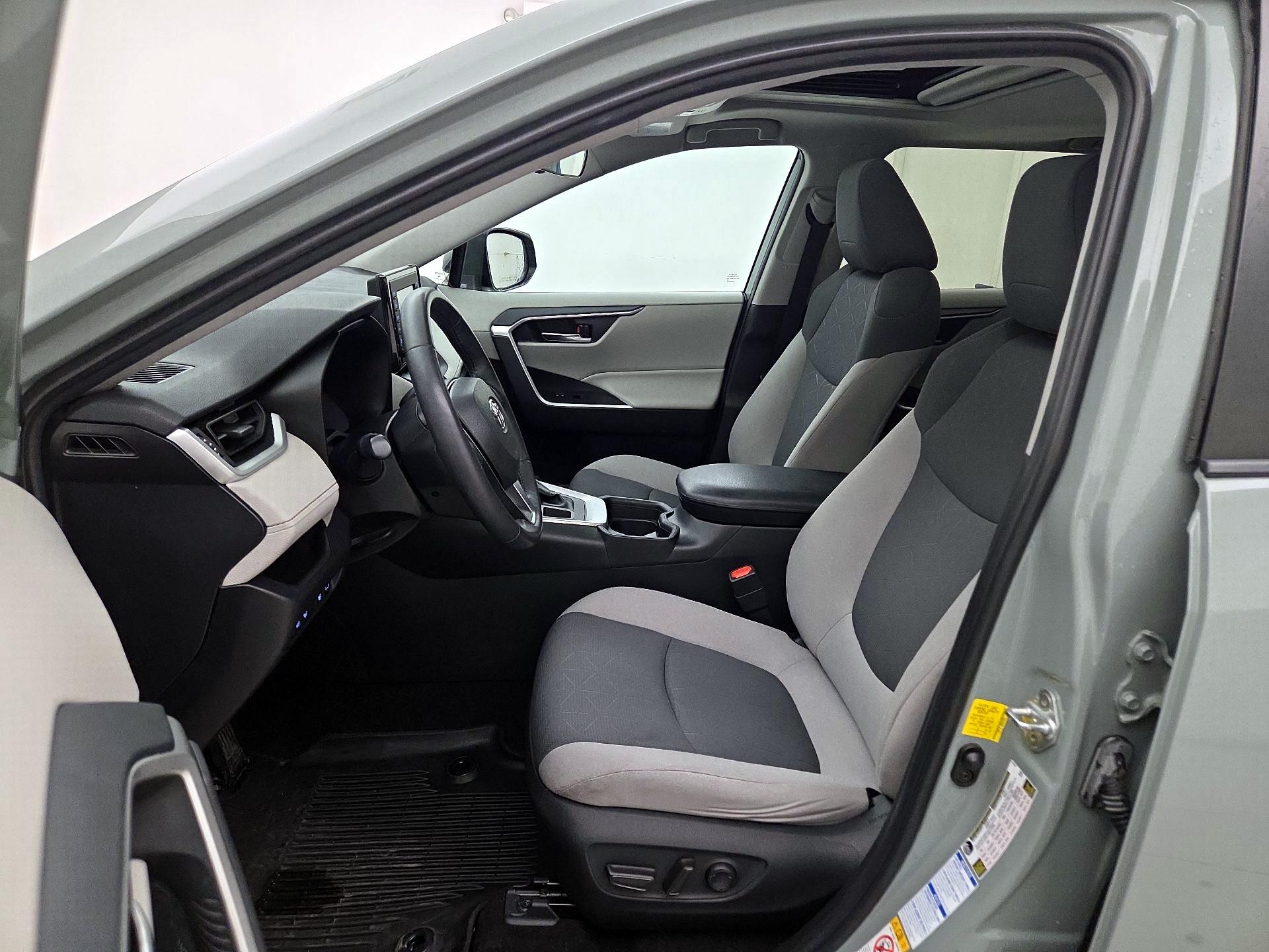 Thumbnail: 2019 Toyota RAV4 - 11