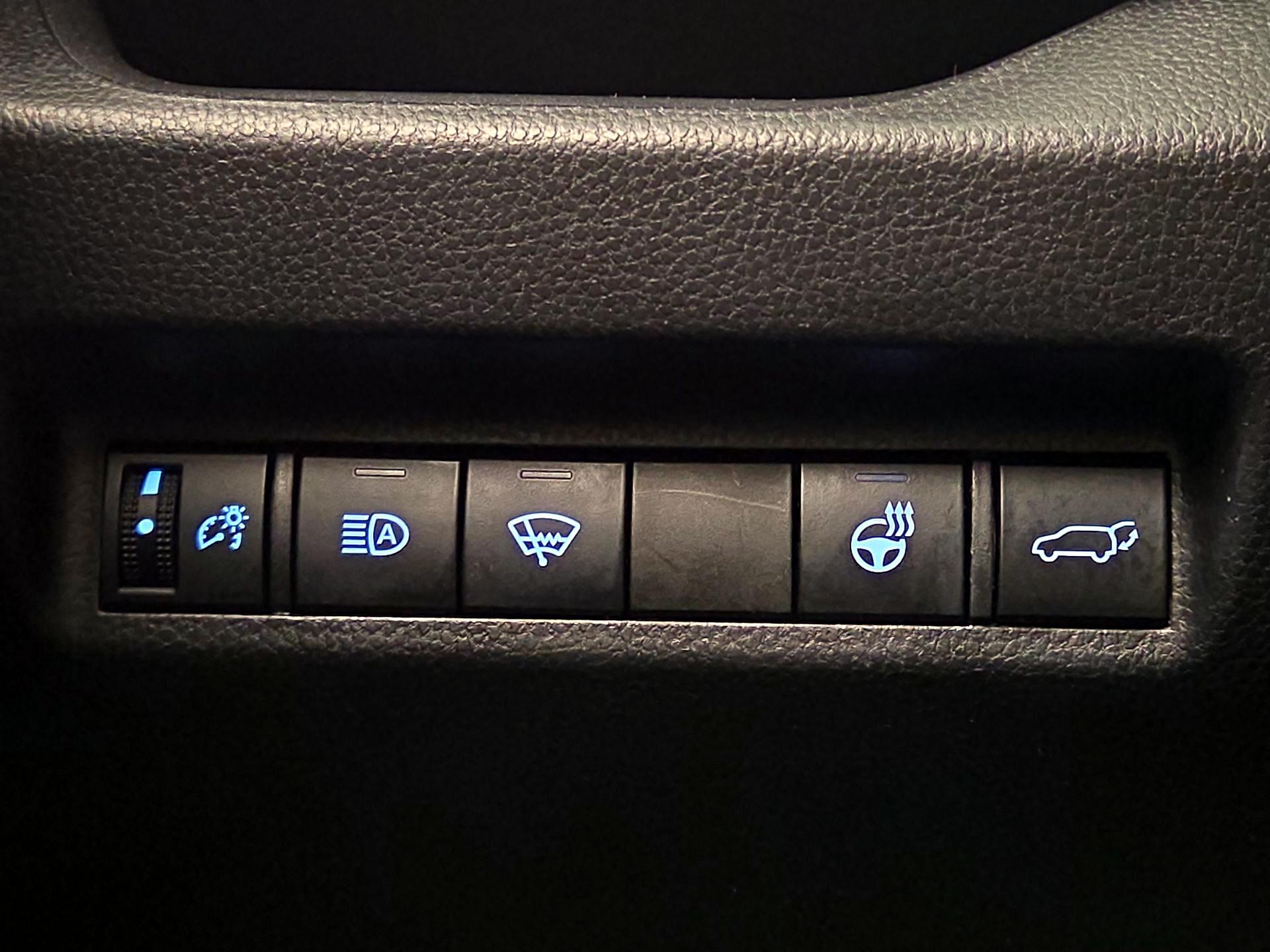 Thumbnail: 2019 Toyota RAV4 - 13