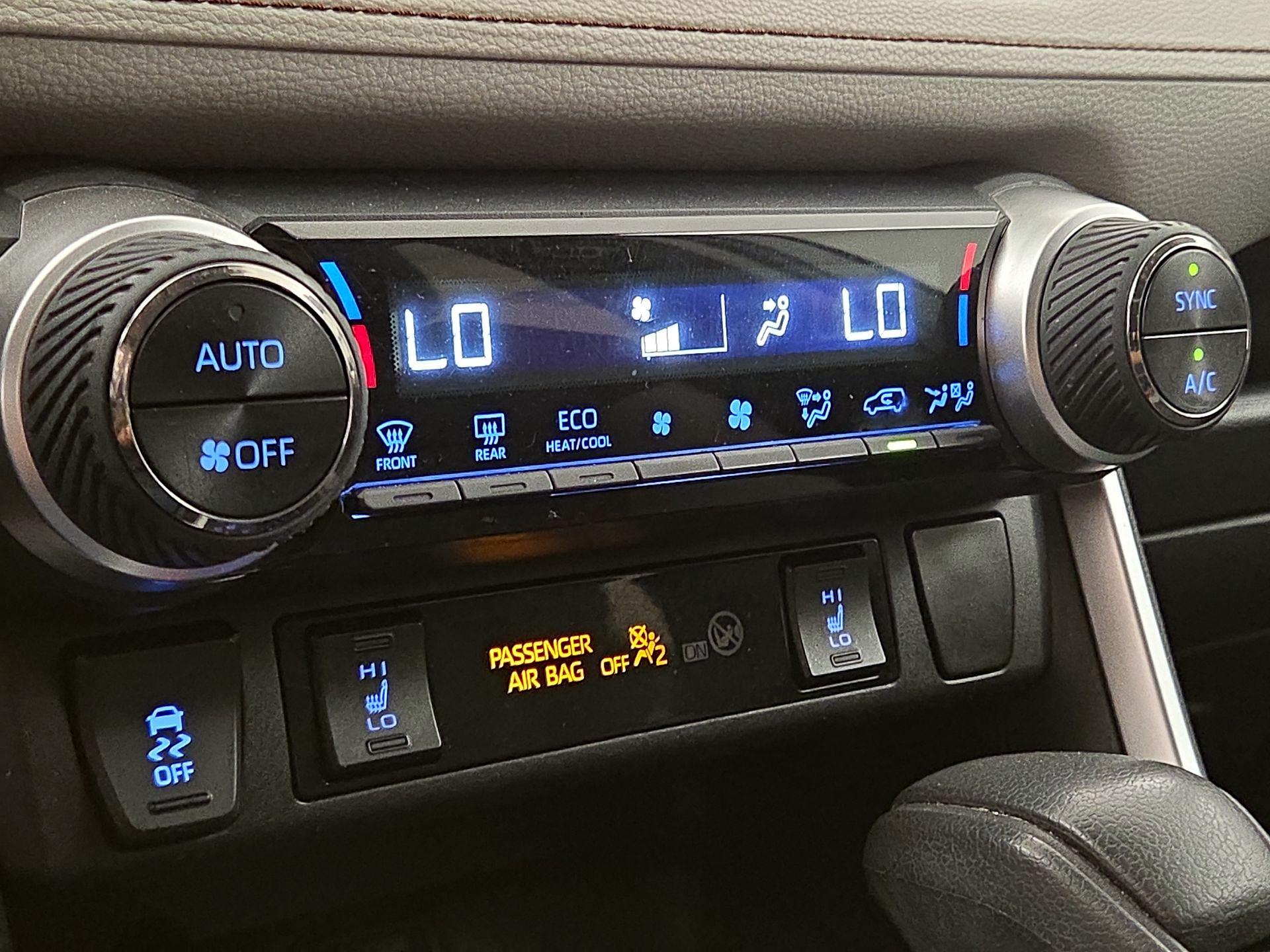 Thumbnail: 2019 Toyota RAV4 - 16