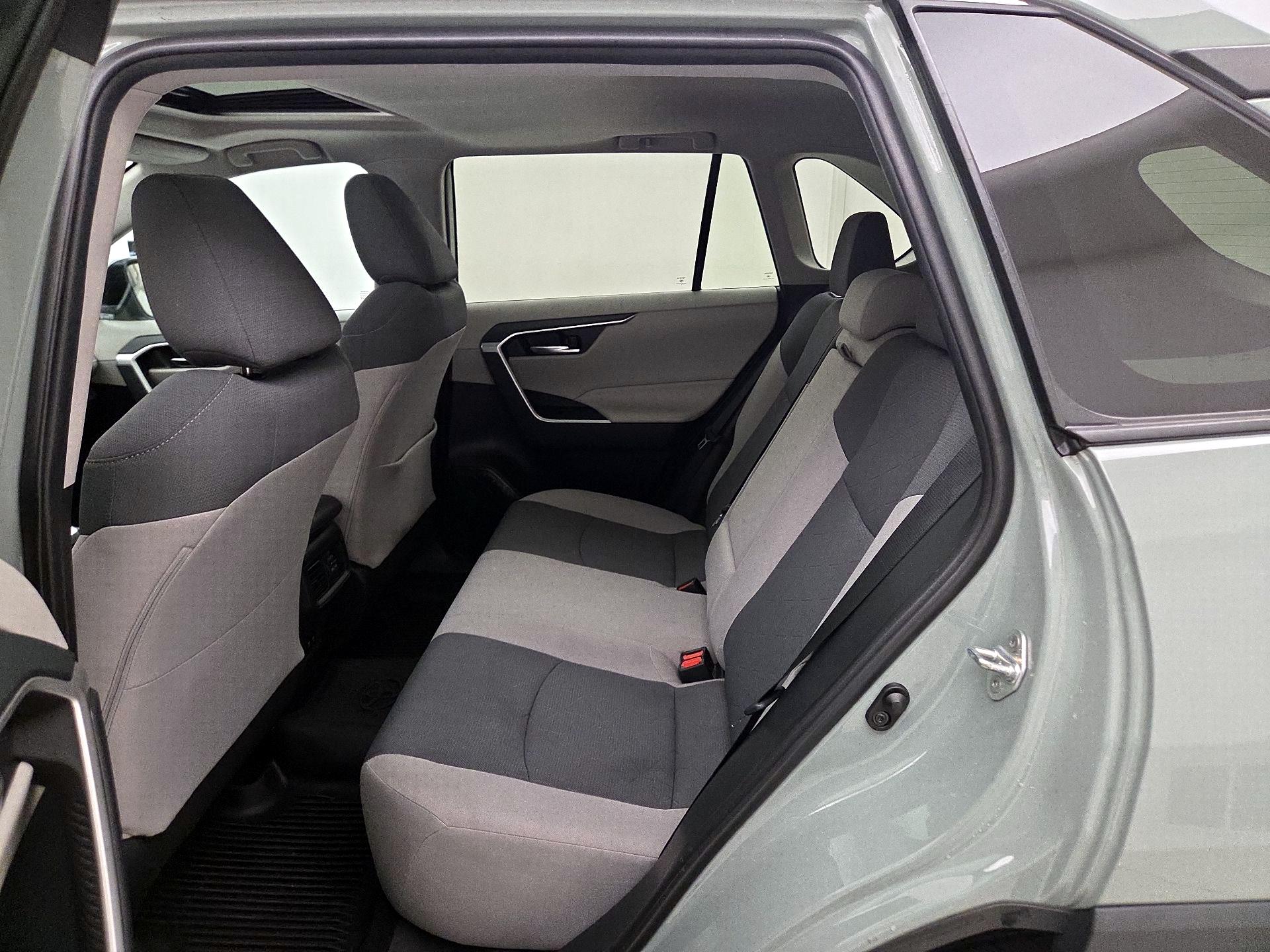Thumbnail: 2019 Toyota RAV4 - 20