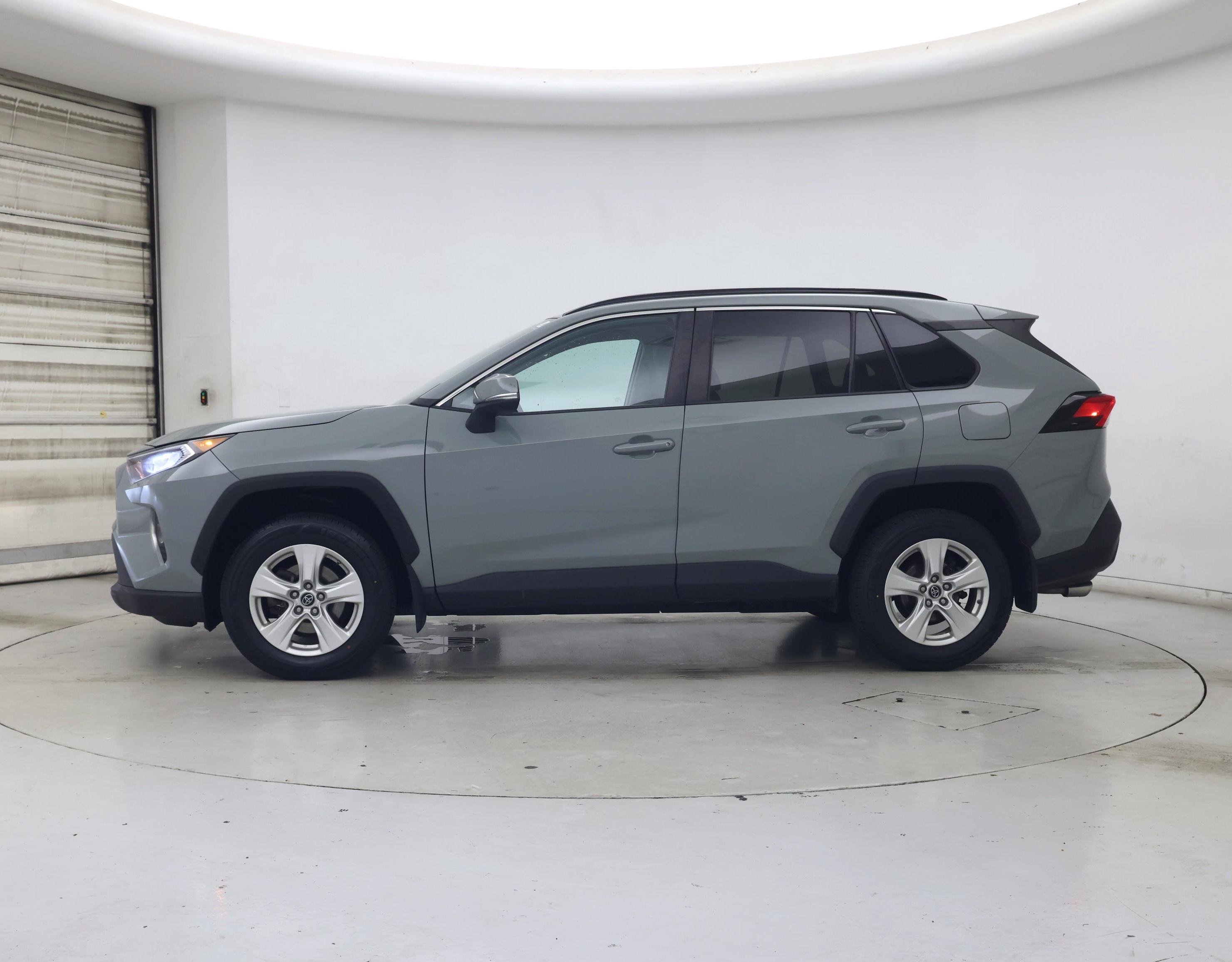 Thumbnail: 2019 Toyota RAV4 - 3