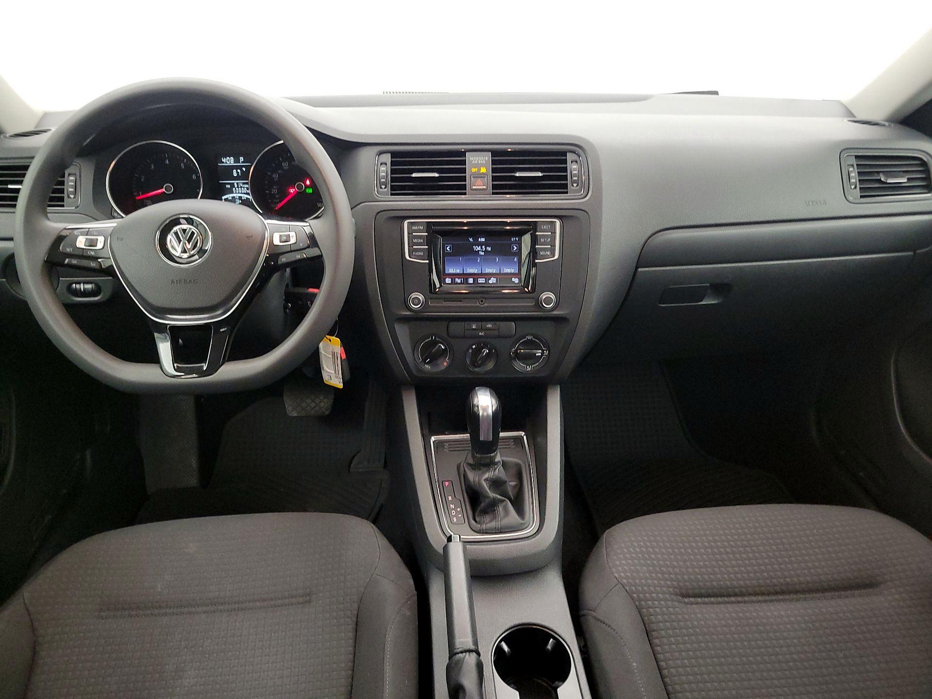 Thumbnail: 2016 Volkswagen Jetta - 9
