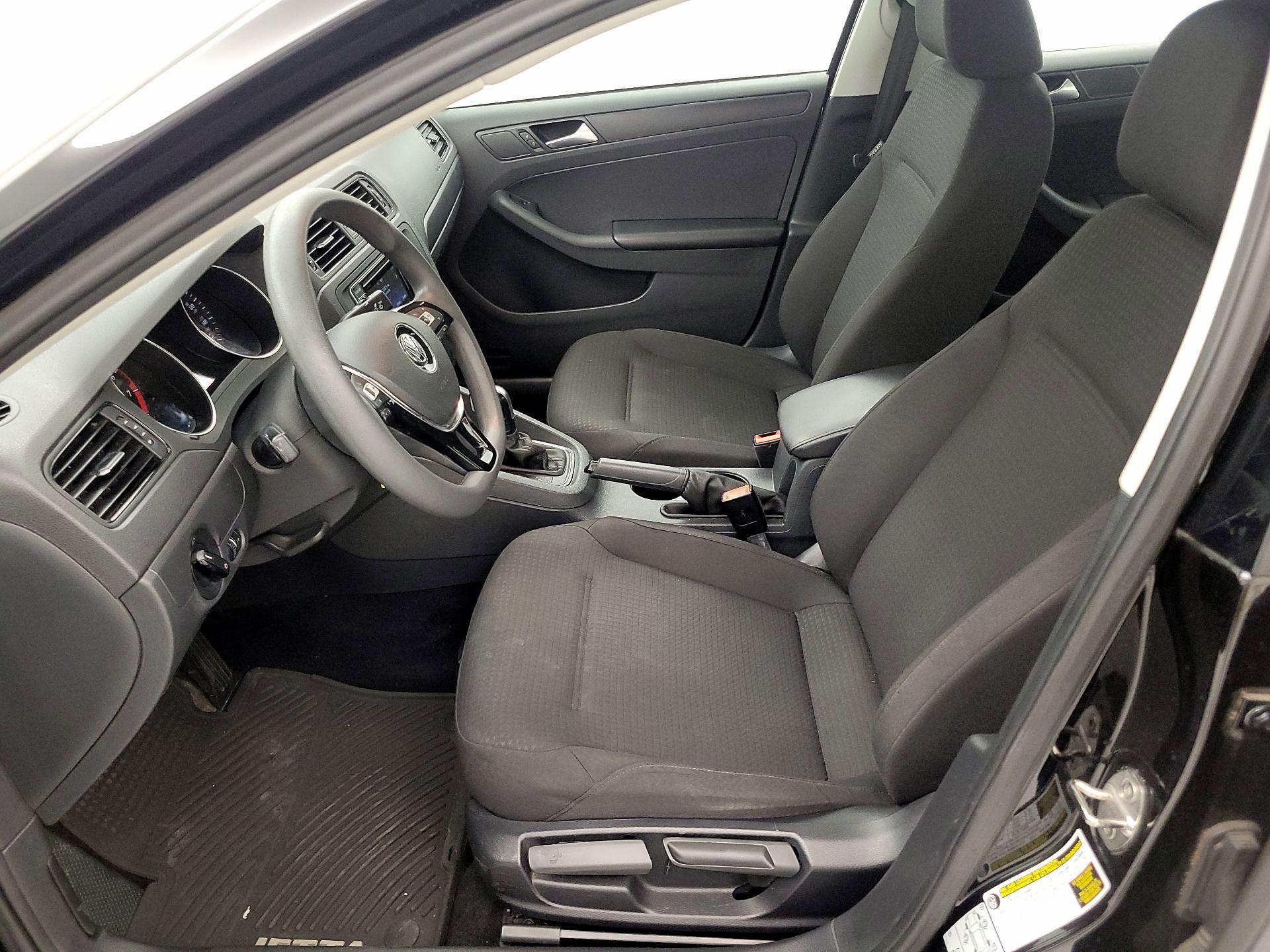 Thumbnail: 2016 Volkswagen Jetta - 11