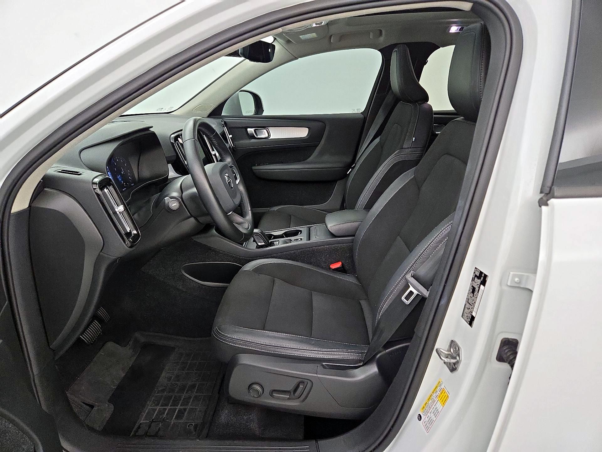 Thumbnail: 2020 Volvo XC40 - 11