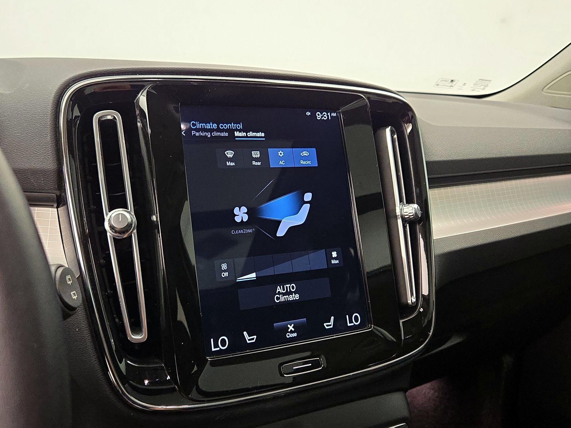Thumbnail: 2020 Volvo XC40 - 17
