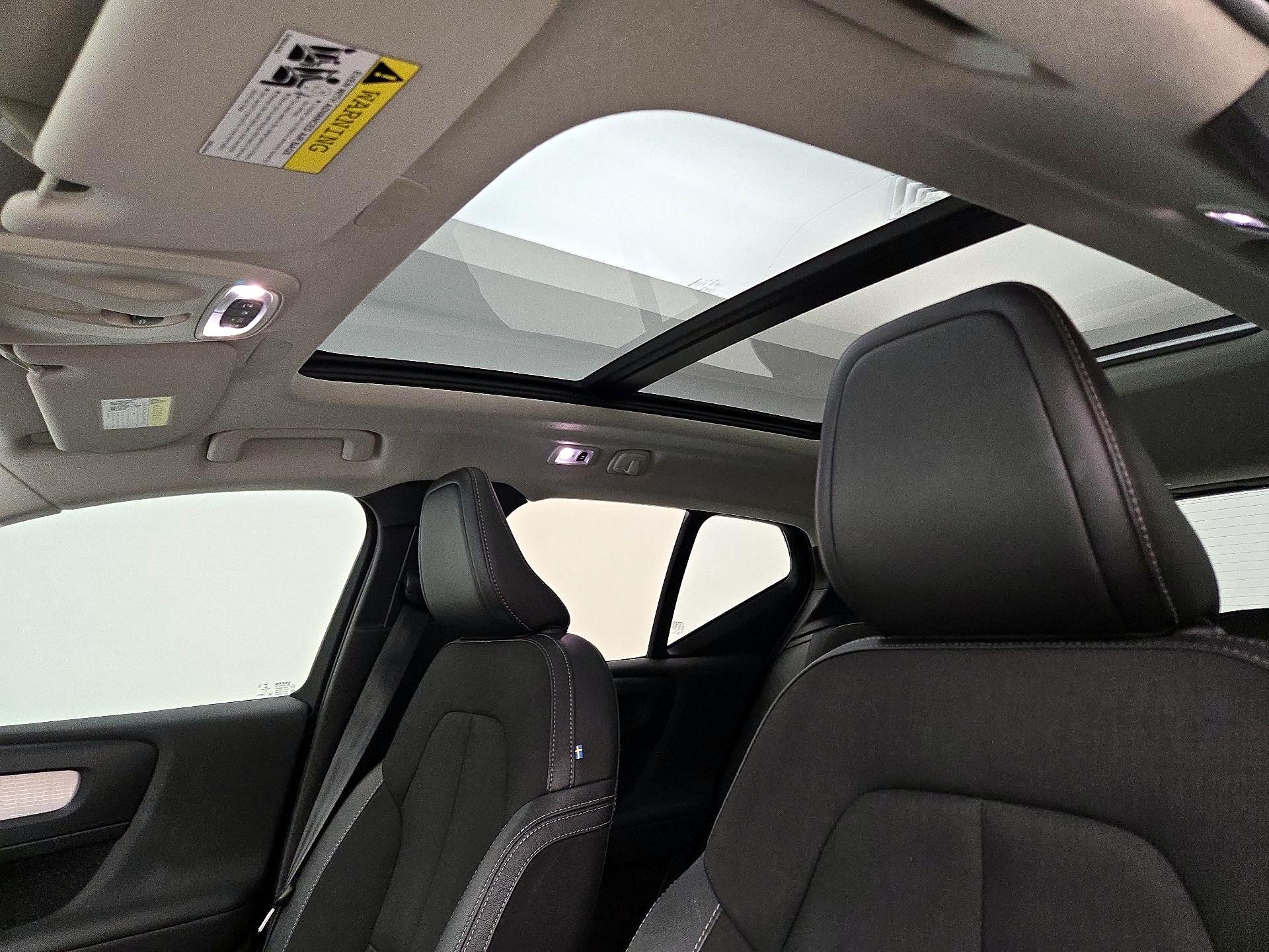 Thumbnail: 2020 Volvo XC40 - 20