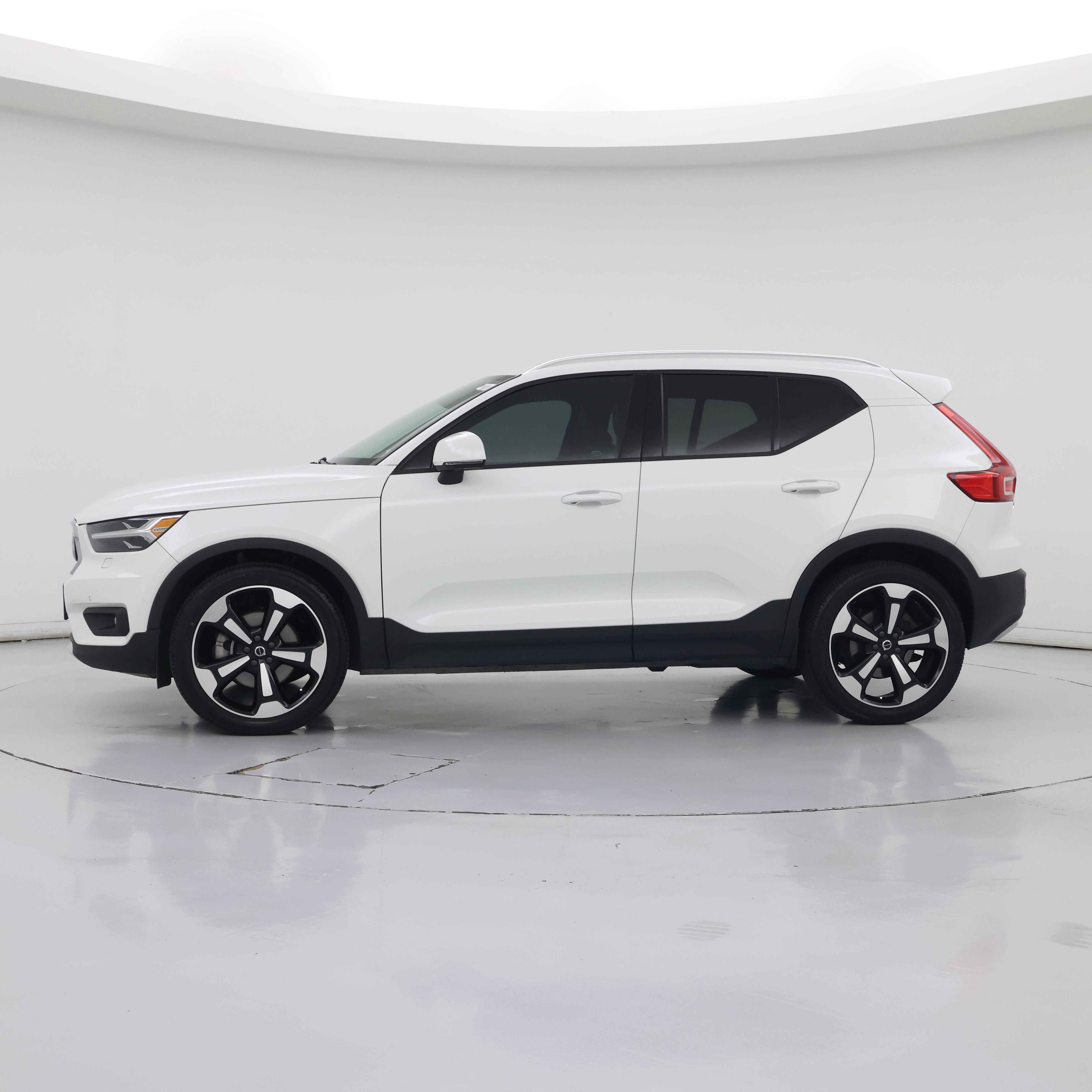 Thumbnail: 2020 Volvo XC40 - 3