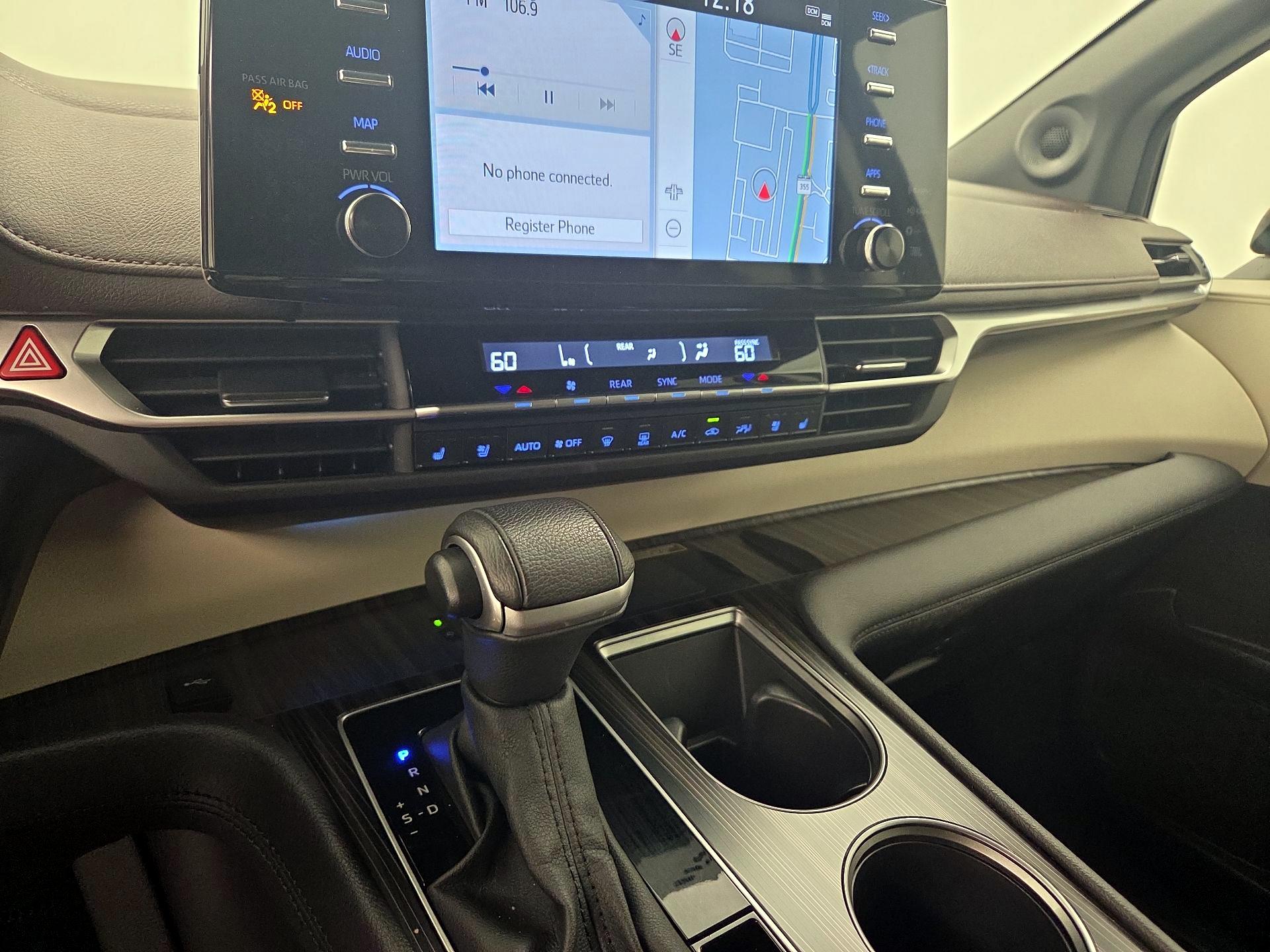 Thumbnail: 2023 Toyota Sienna - 17