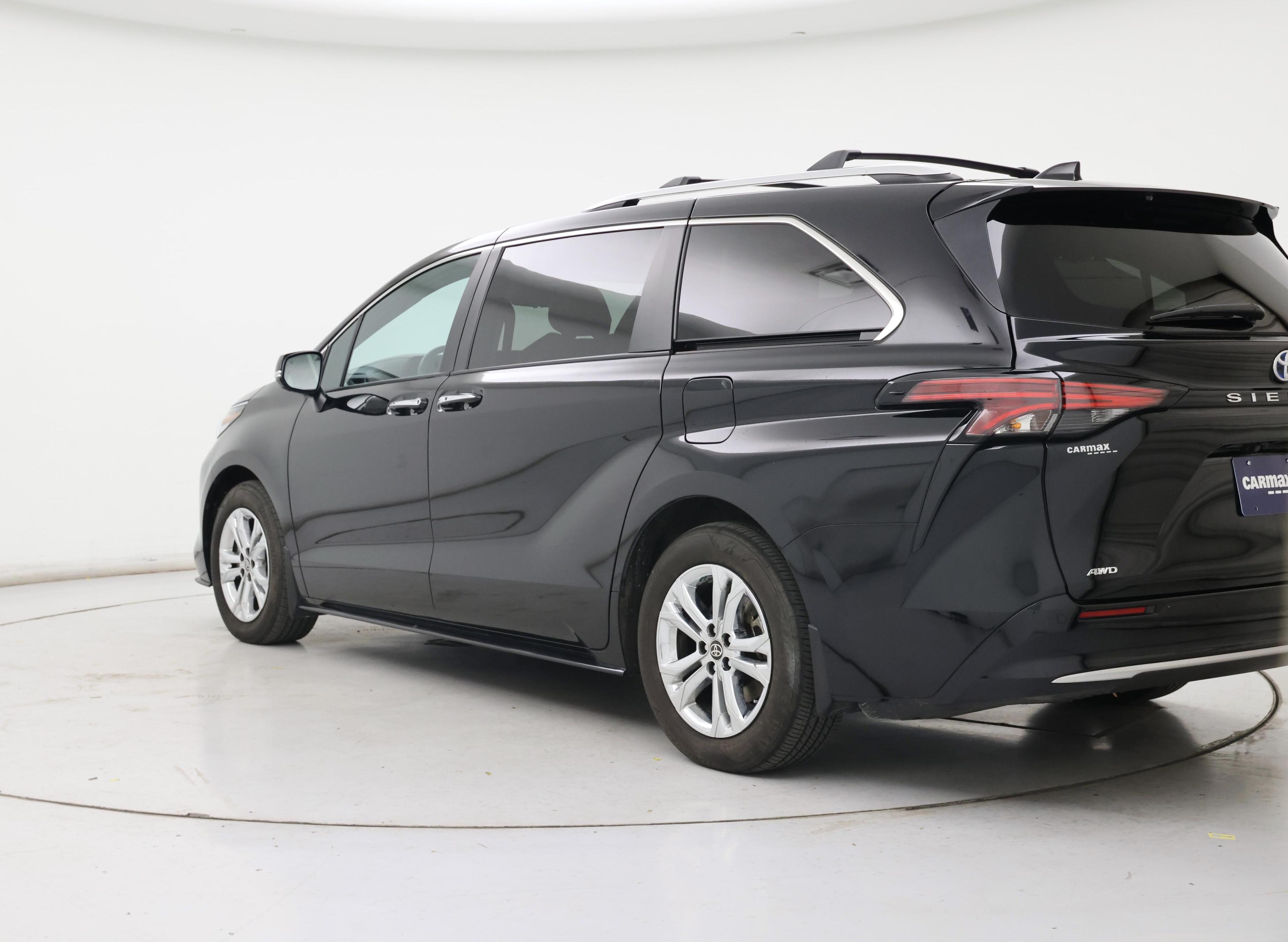 Thumbnail: 2023 Toyota Sienna - 2