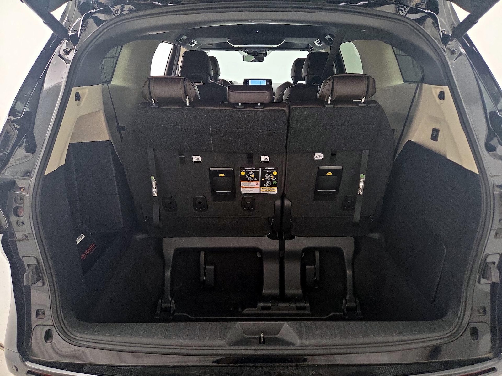 2023 Toyota Sienna Platinum - Photo 24