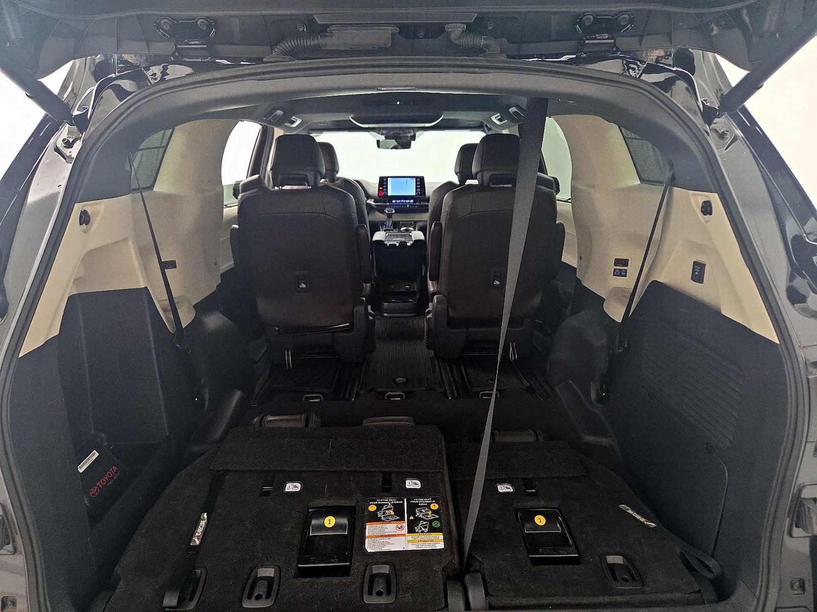 2023 Toyota Sienna Platinum - Photo 25