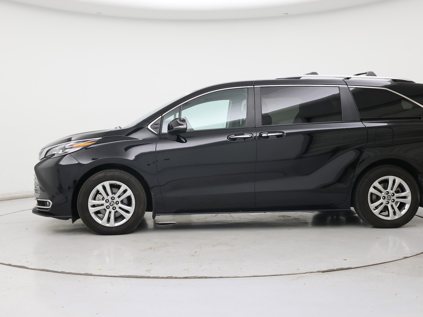 2023 Toyota Sienna Platinum - Photo 4