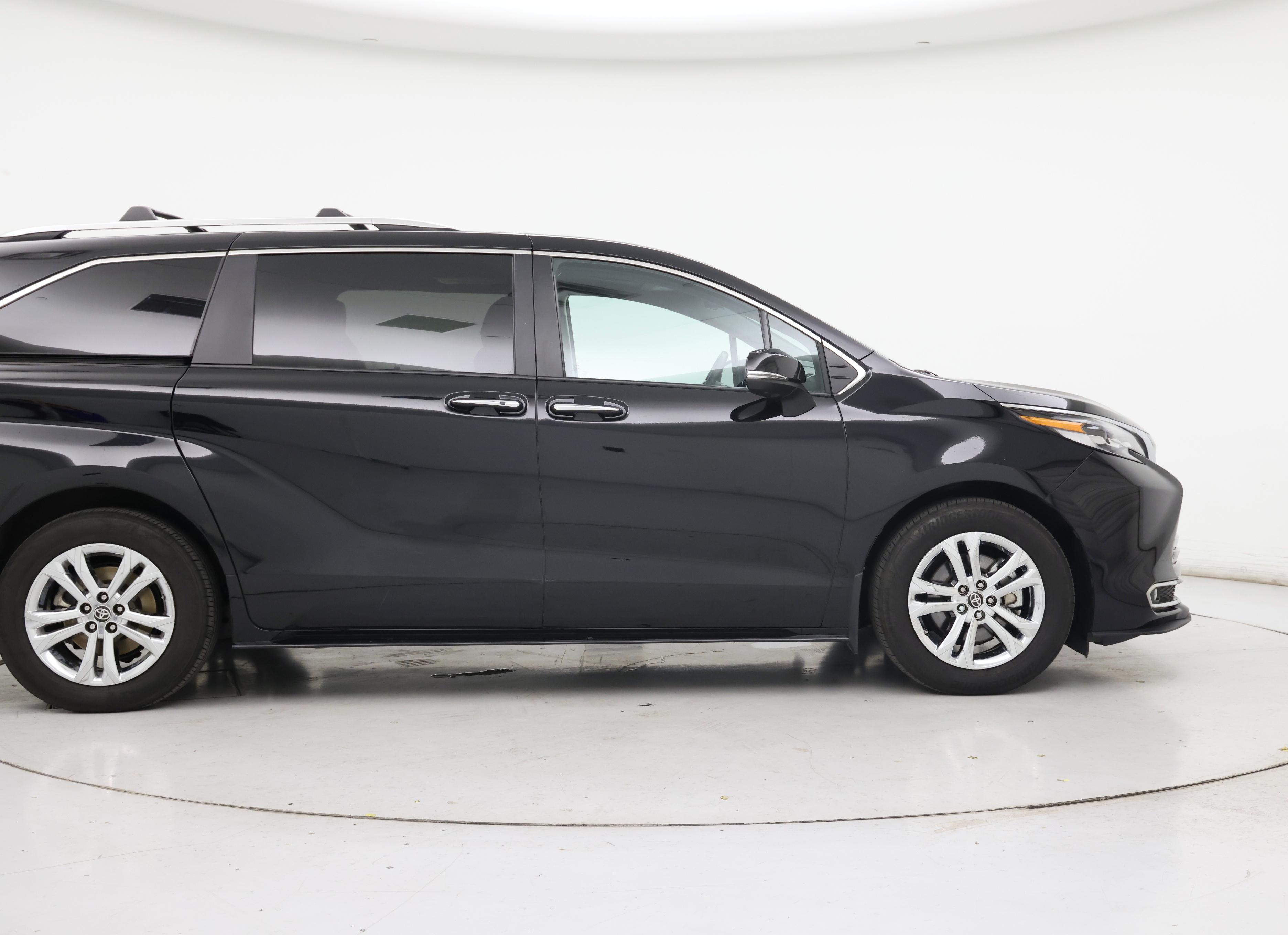 Thumbnail: 2023 Toyota Sienna - 7