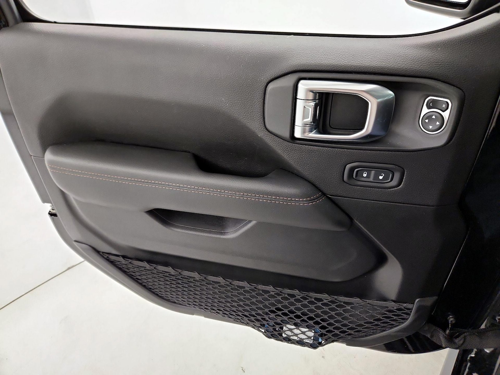 2023 Jeep Wrangler 4-Door Rubicon 392 - Photo 13