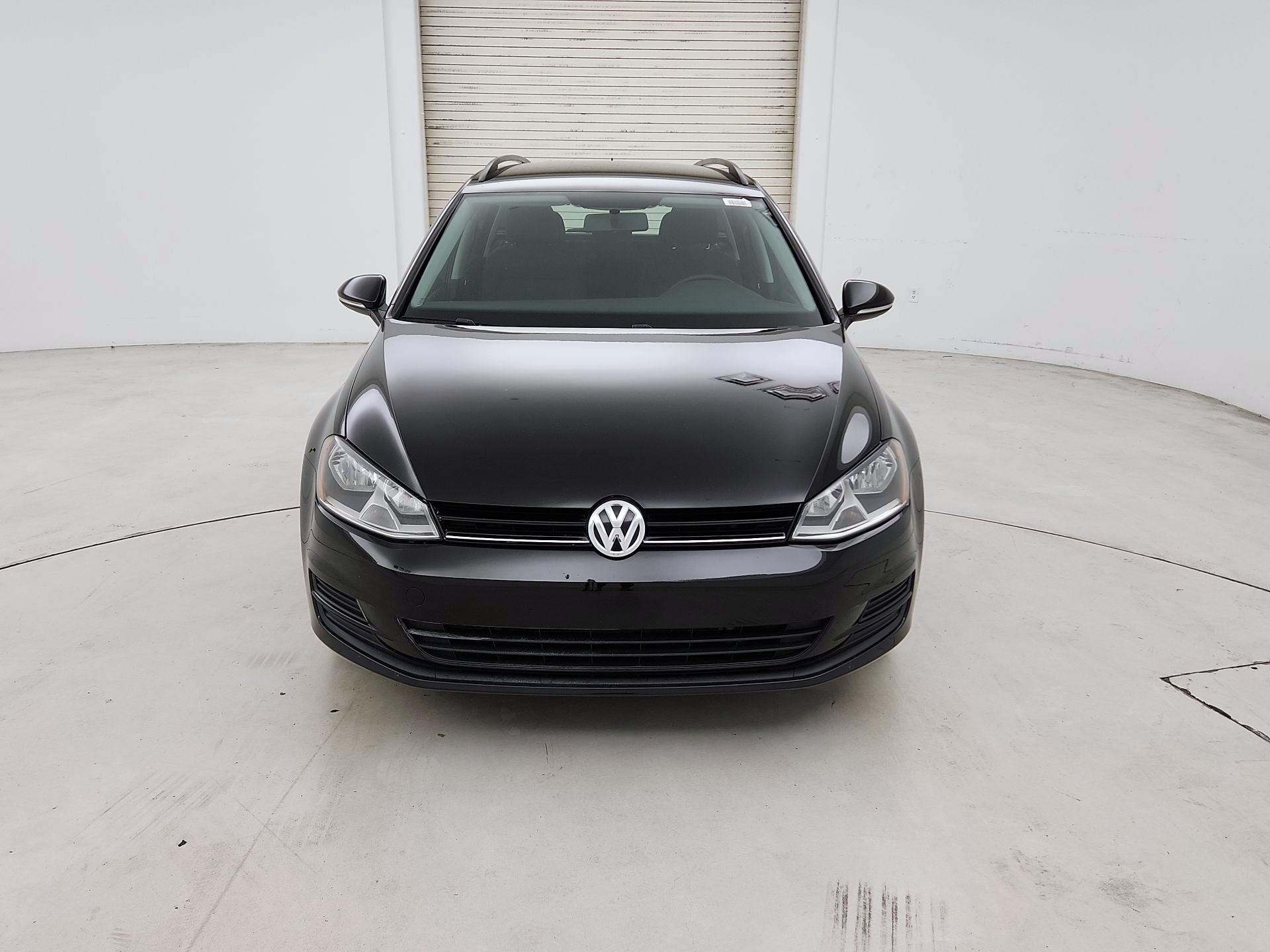 Thumbnail: 2016 Volkswagen Golf - 2