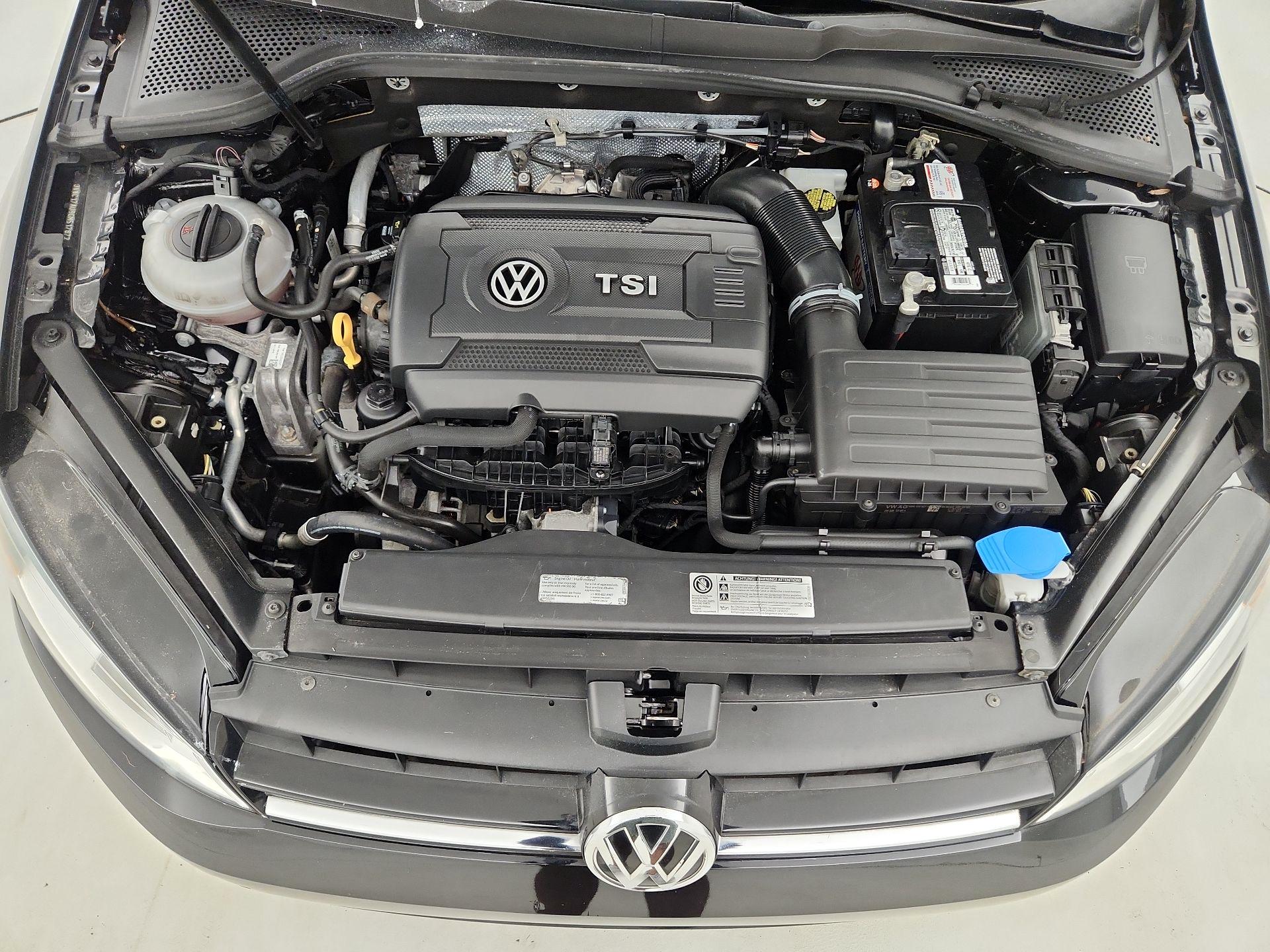 Thumbnail: 2016 Volkswagen Golf - 19