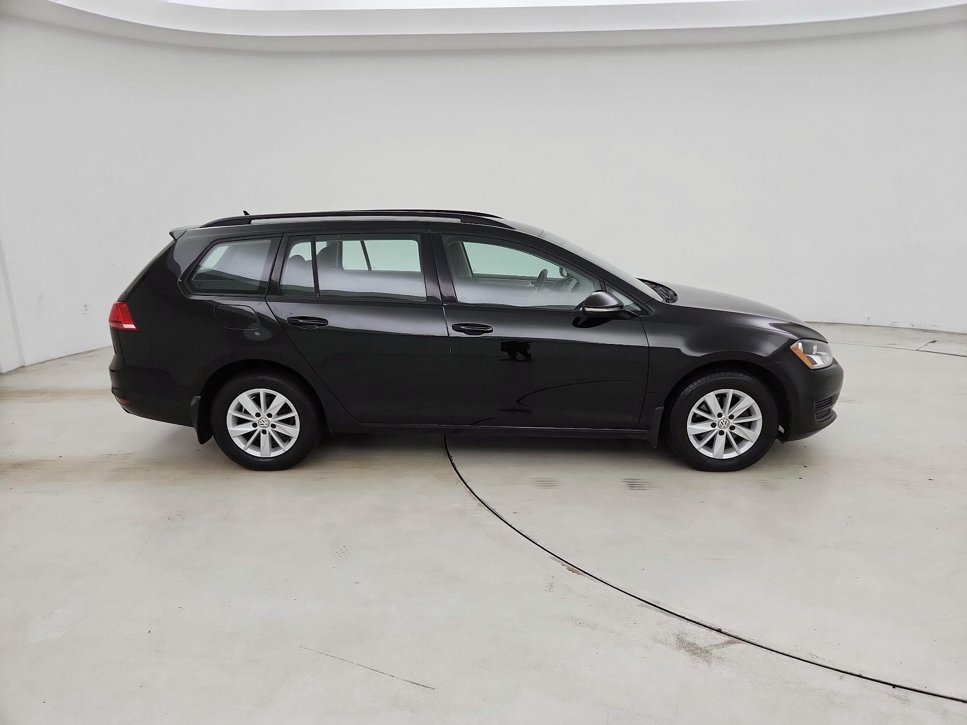 Thumbnail: 2016 Volkswagen Golf - 4